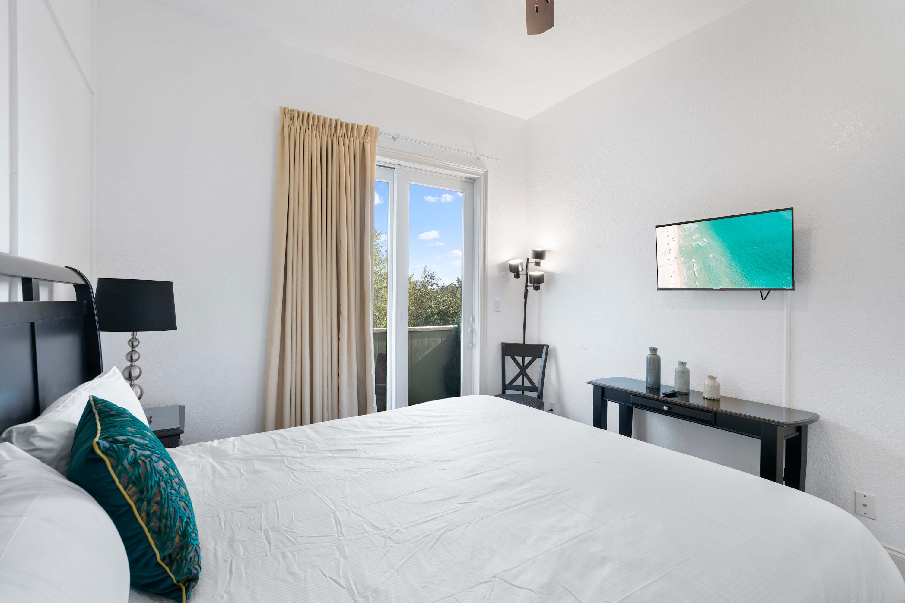 30A Inn Suites Uptown King Suite 301 | Photo 8