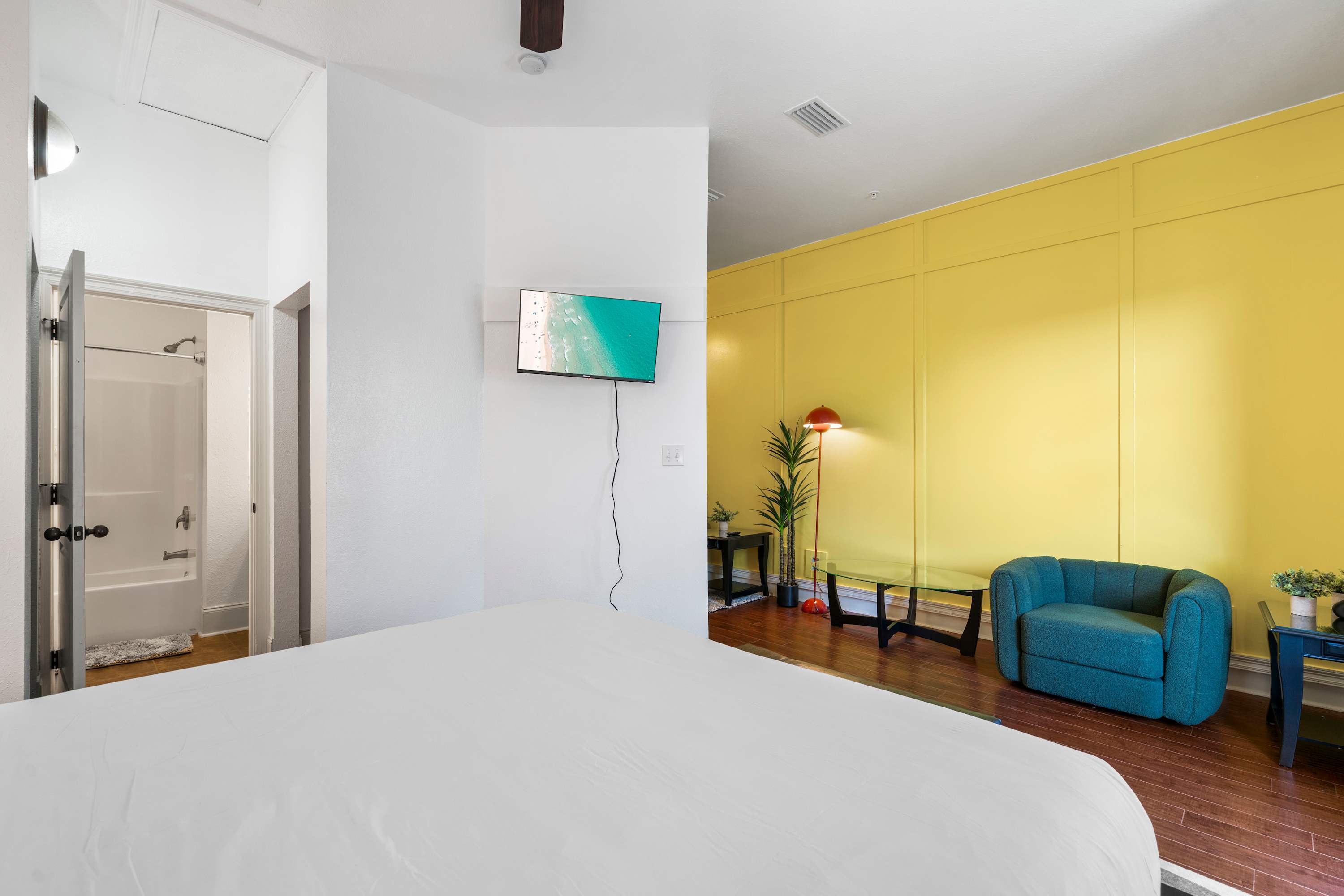 30A Inn Suites Studio King Suite 302 | Photo 7