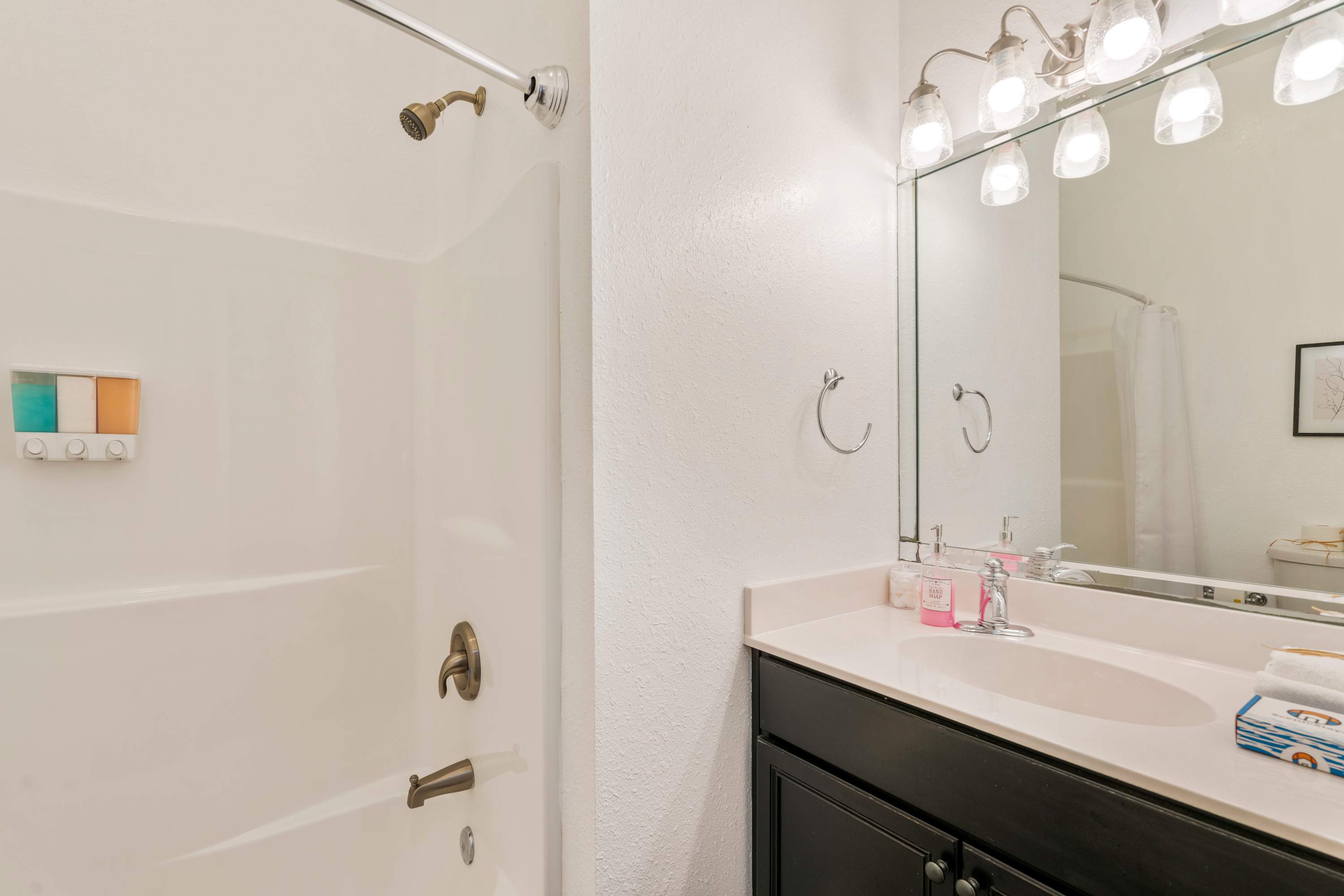 30A Inn Suites Studio King Suite 302 | Photo 9