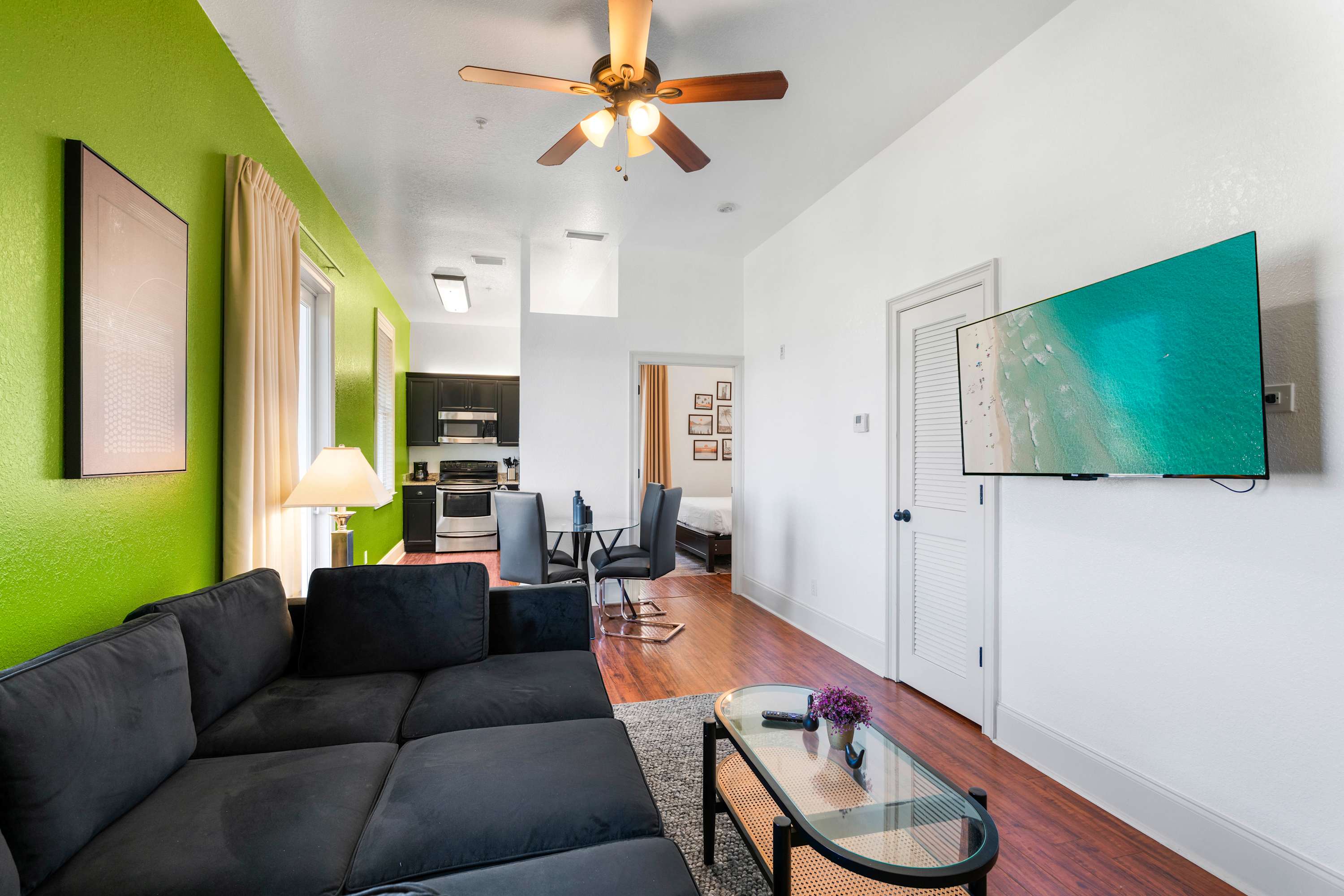 30A Inn Suites Signature King Suite 303 | Photo 2