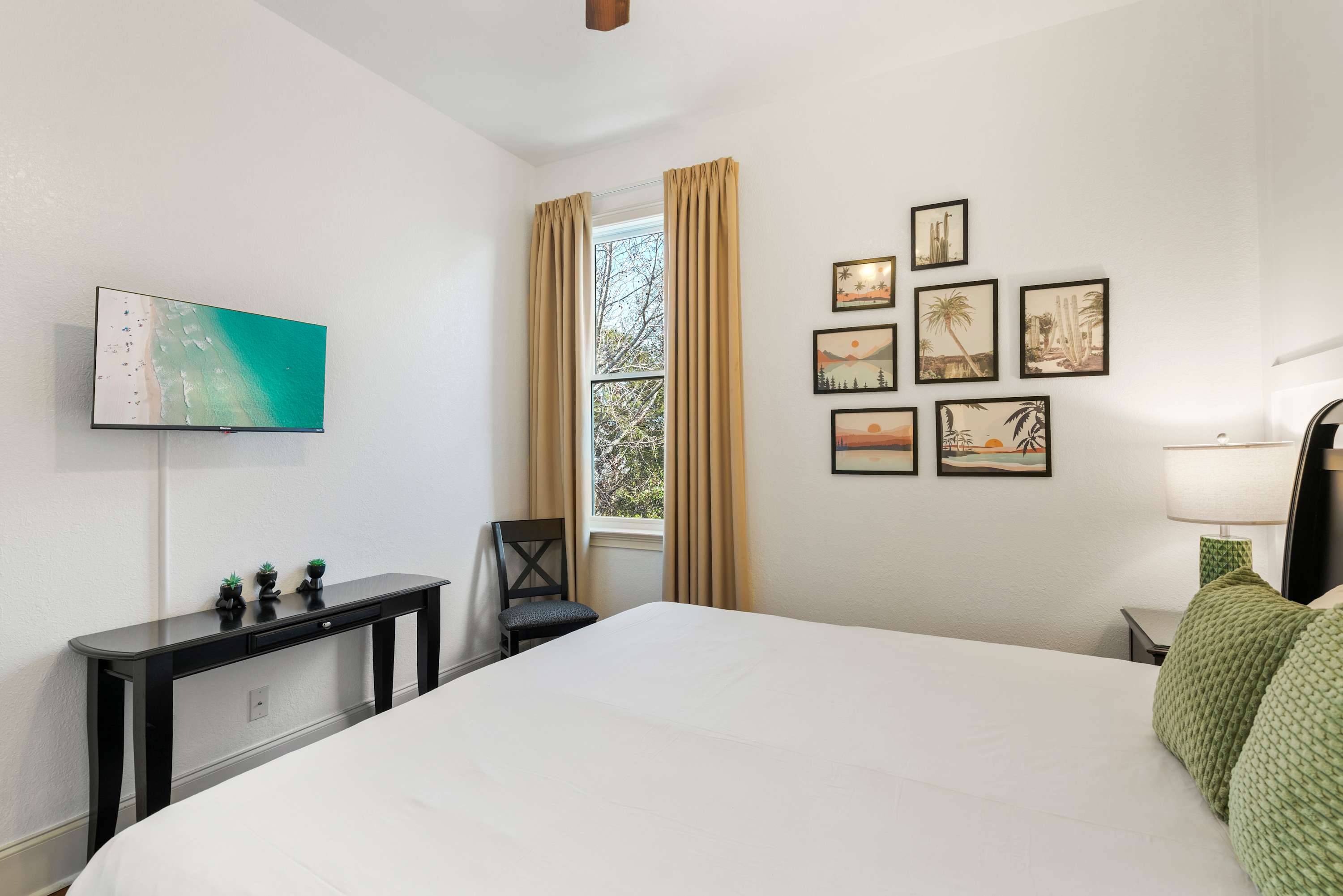 30A Inn Suites Signature King Suite 303 | Photo 7