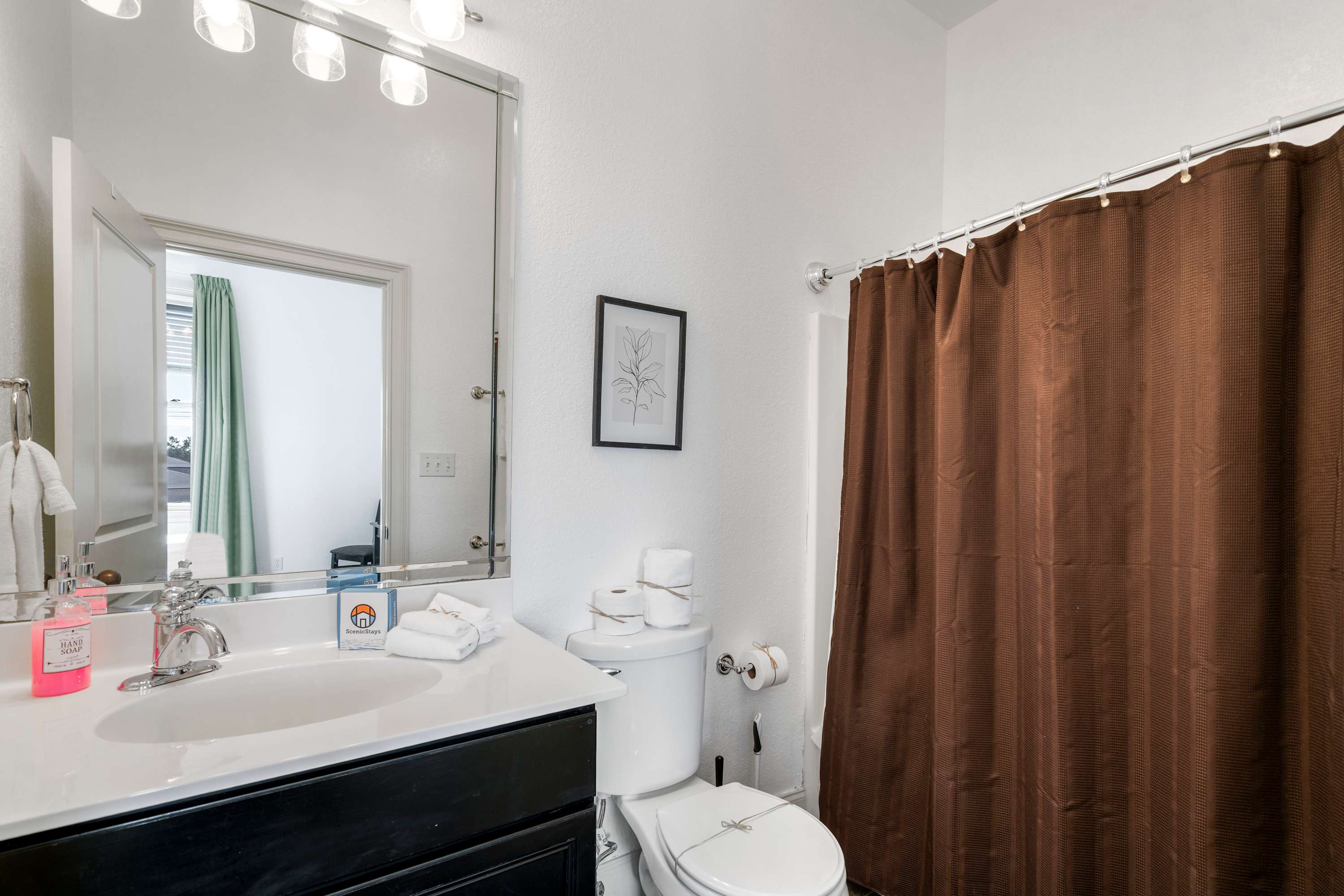 30A Inn Suites Signature King Suite 304 | Photo 9