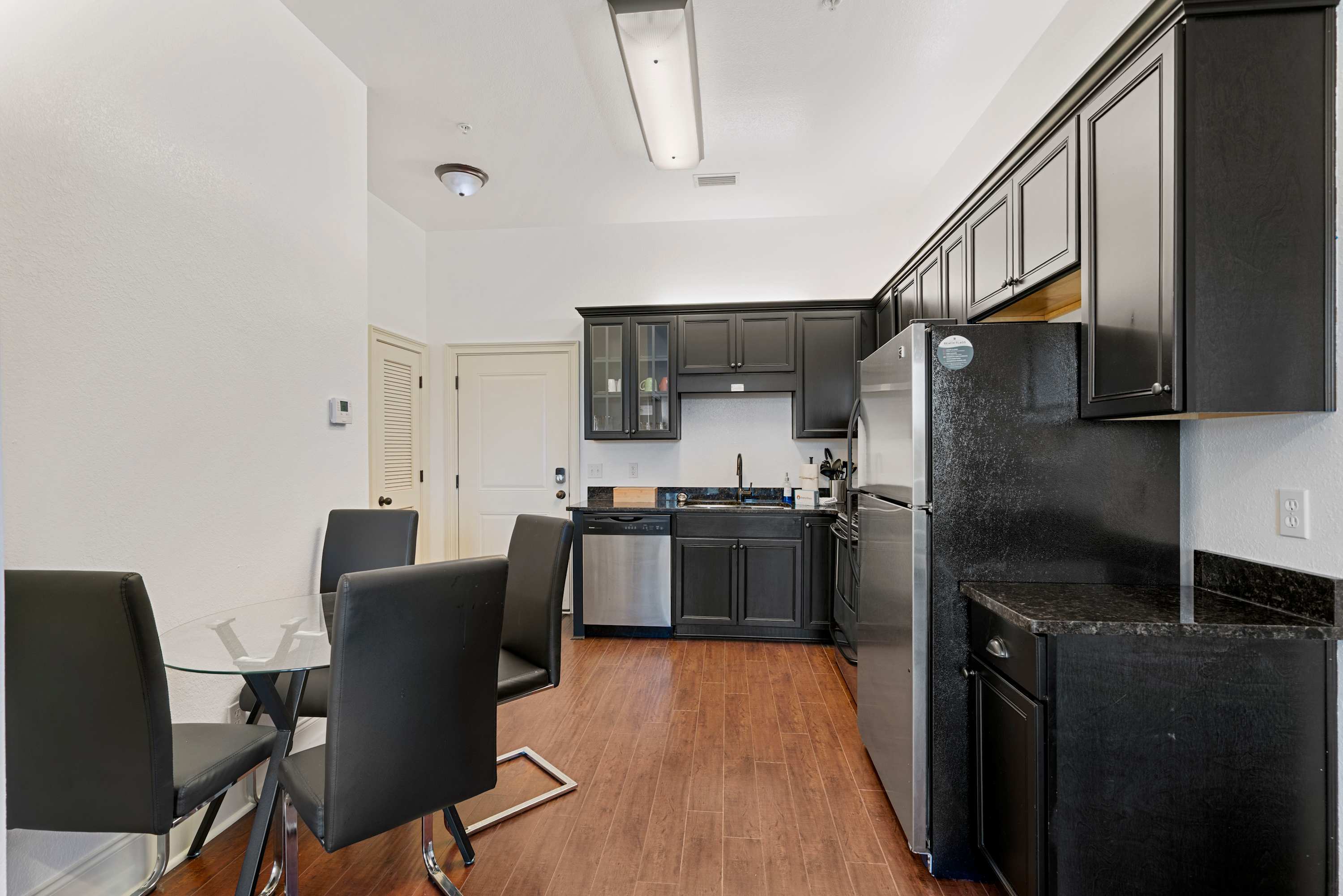 30A Inn Suites Signature King Suite 305 | Photo 3