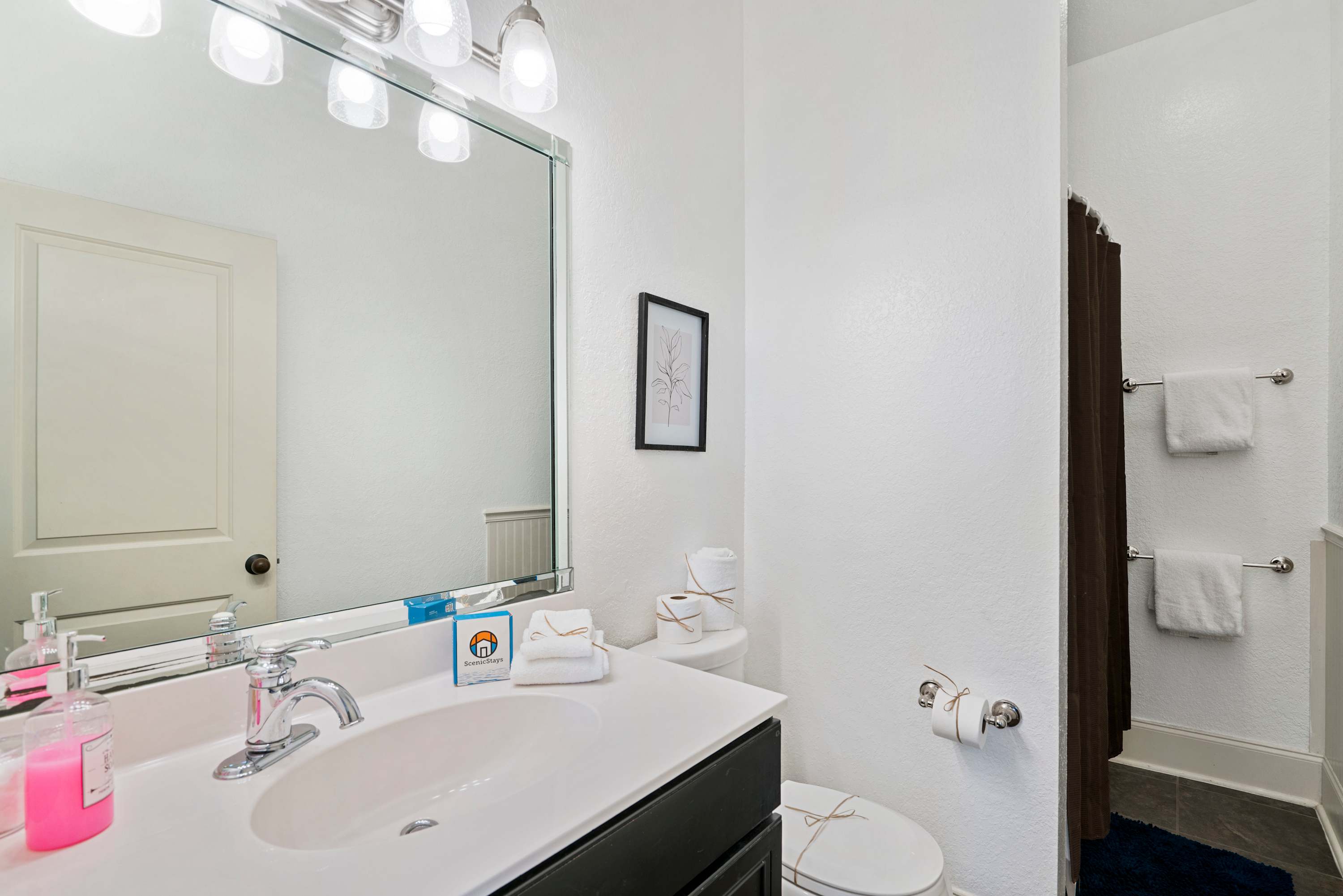 30A Inn Suites Signature King Suite 305 | Photo 10