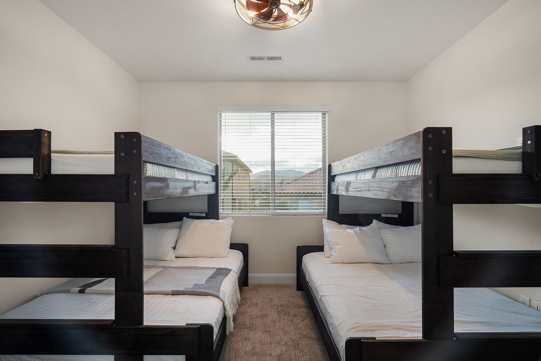 Large bunk room perfect for kids and groups