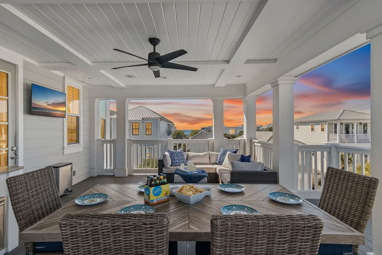 Beauty and the Beach | Photo 3