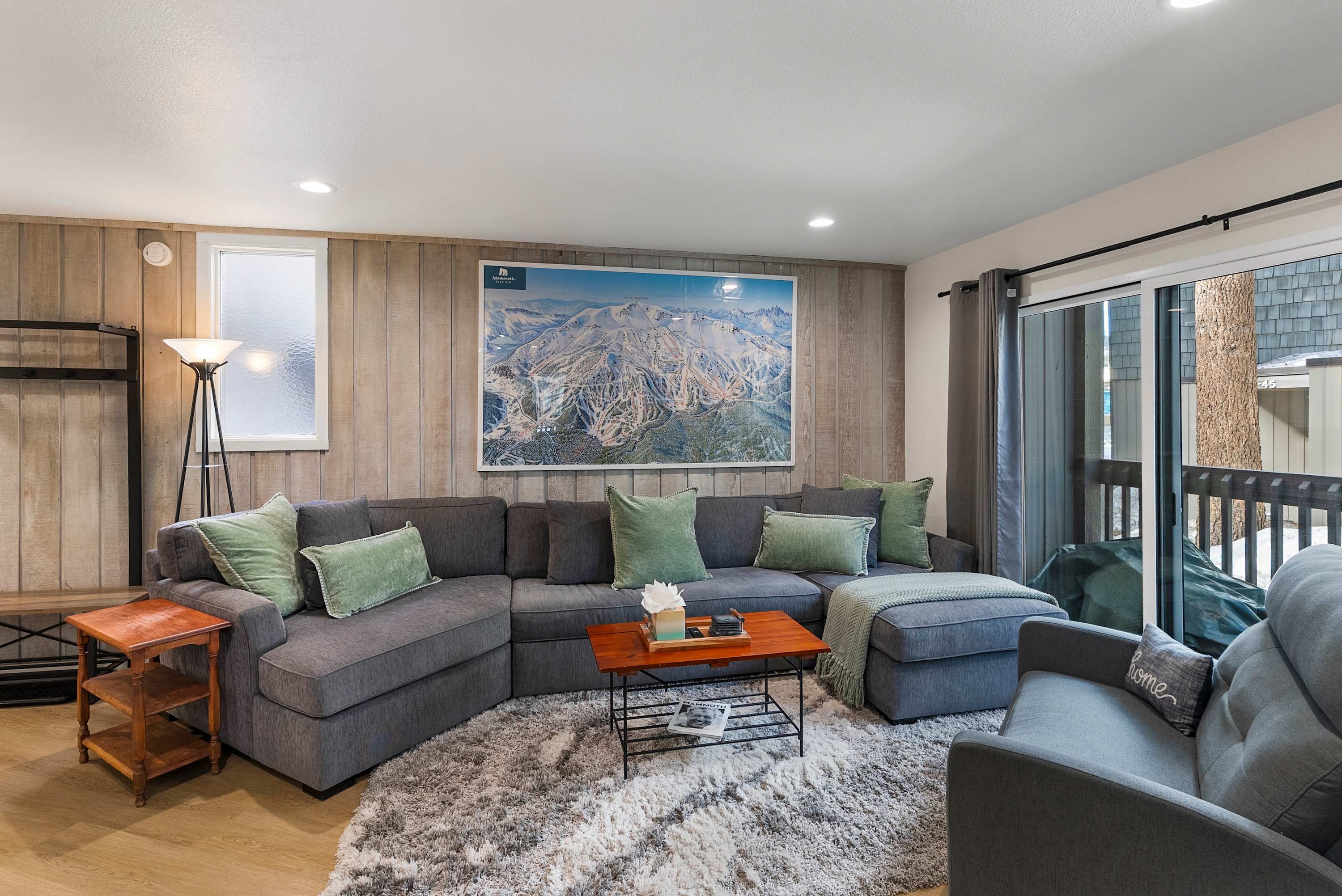 Chic 1BD + Loft w/Balcony, Shared Pool & Hot Tubs!