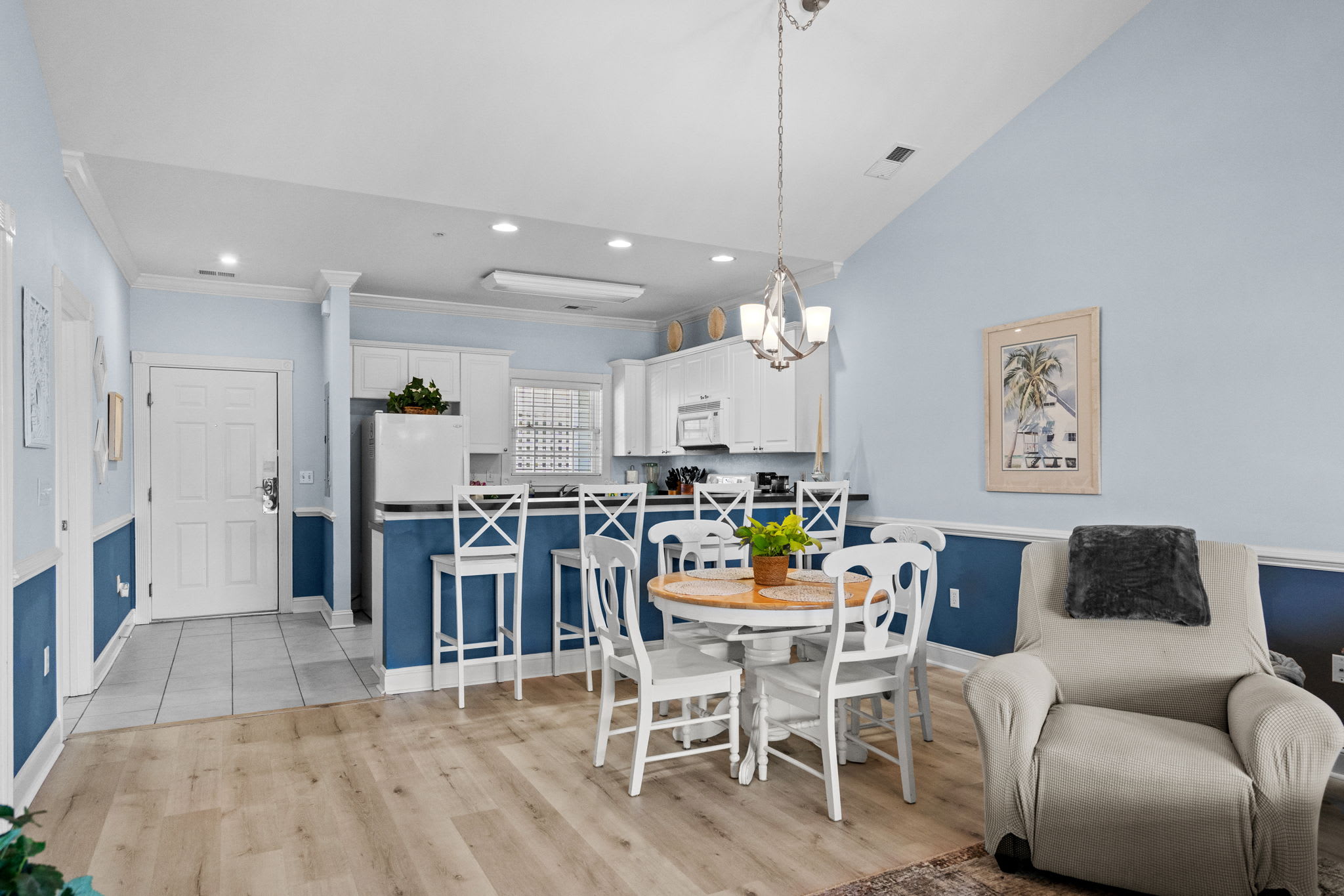 Magnolia Pointe 302 Pool View | Photo 10