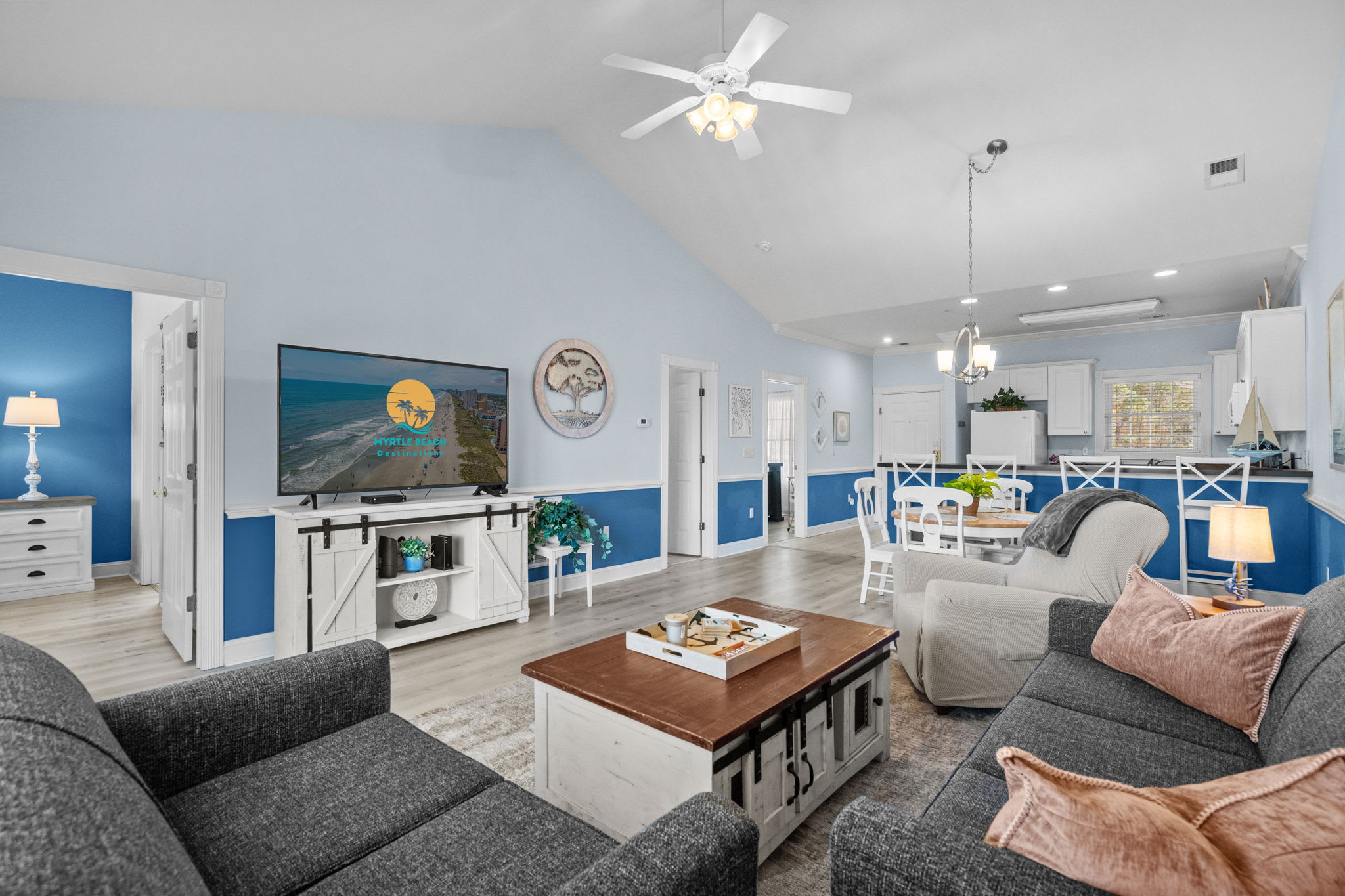 Magnolia Pointe 302 Pool View | Photo 8