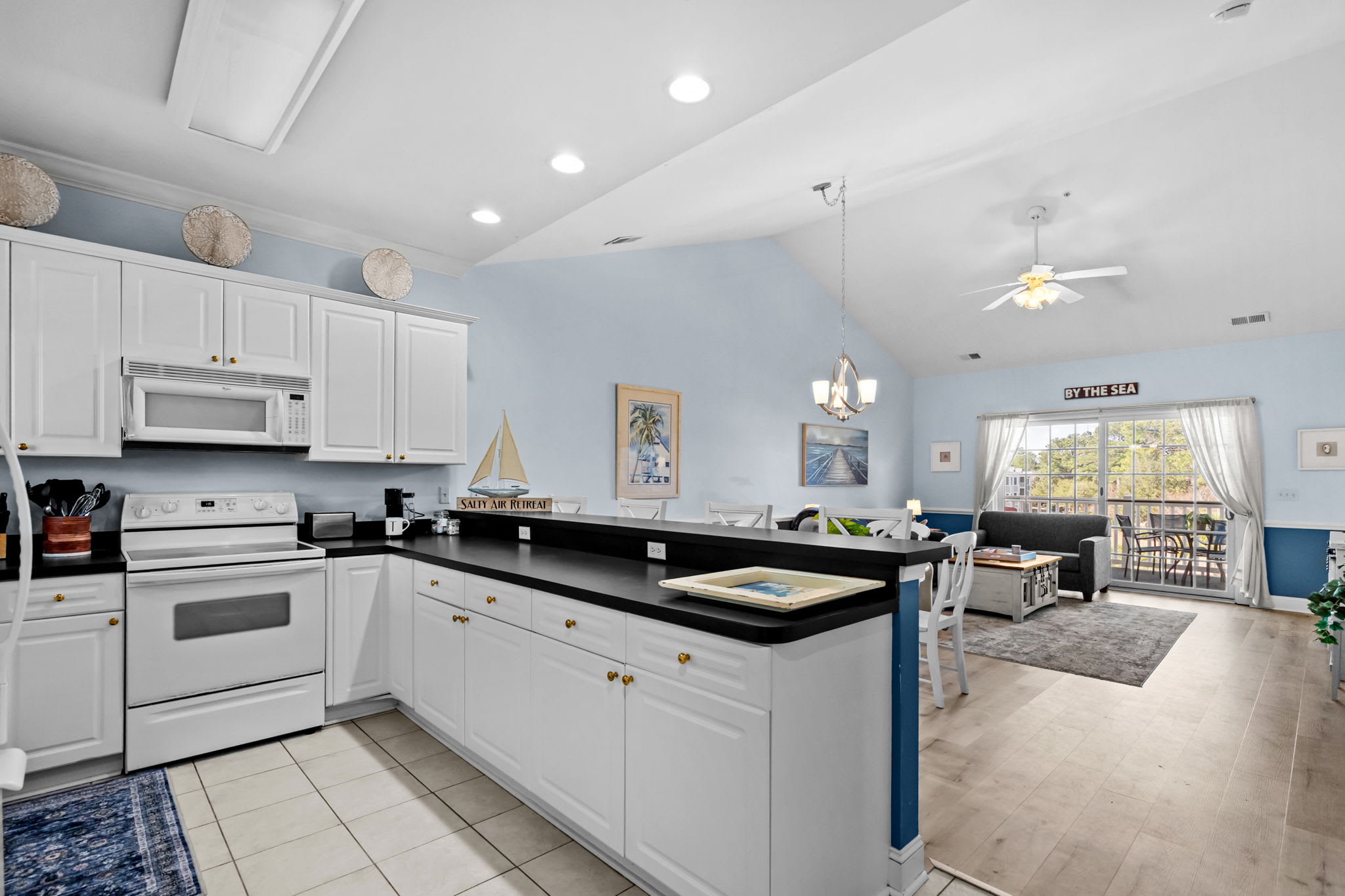 Magnolia Pointe 302 Pool View | Photo 12