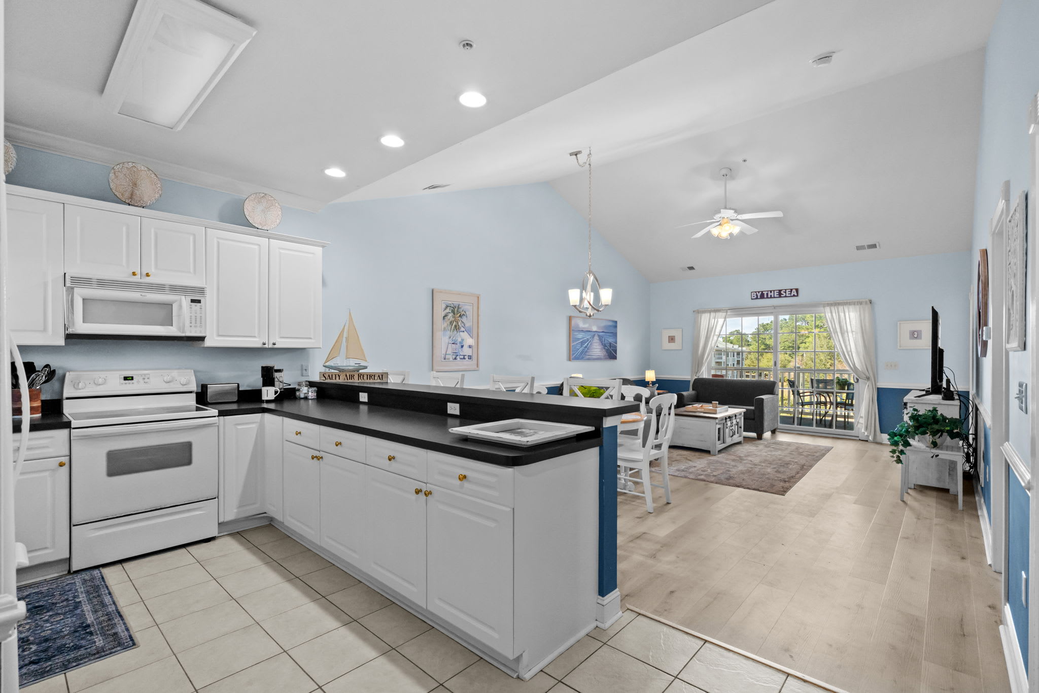 Magnolia Pointe 302 Pool View 4