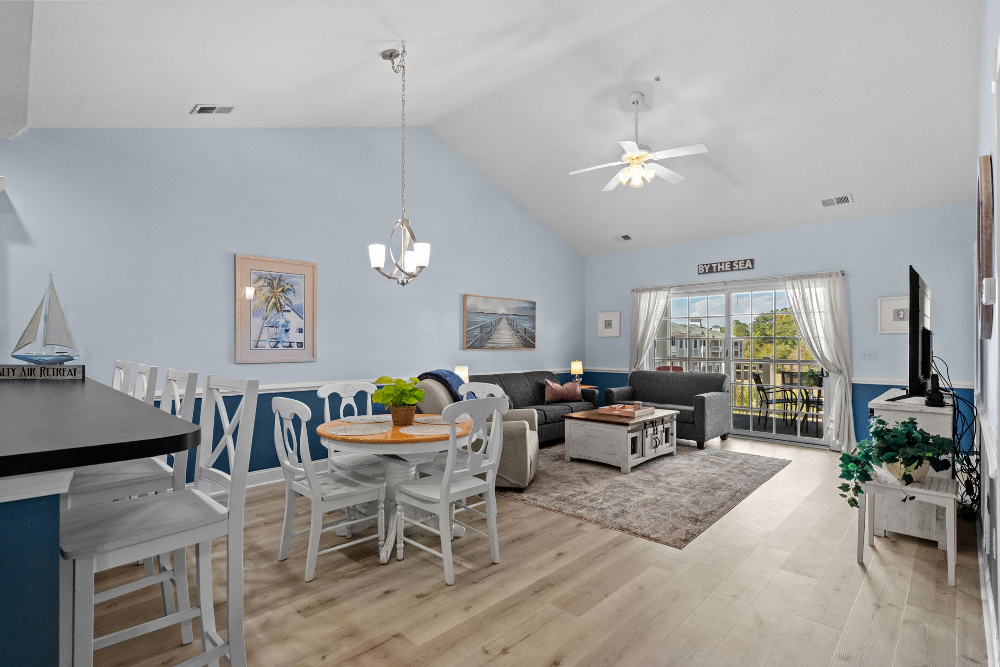 Magnolia Pointe 302 Pool View | Photo 6