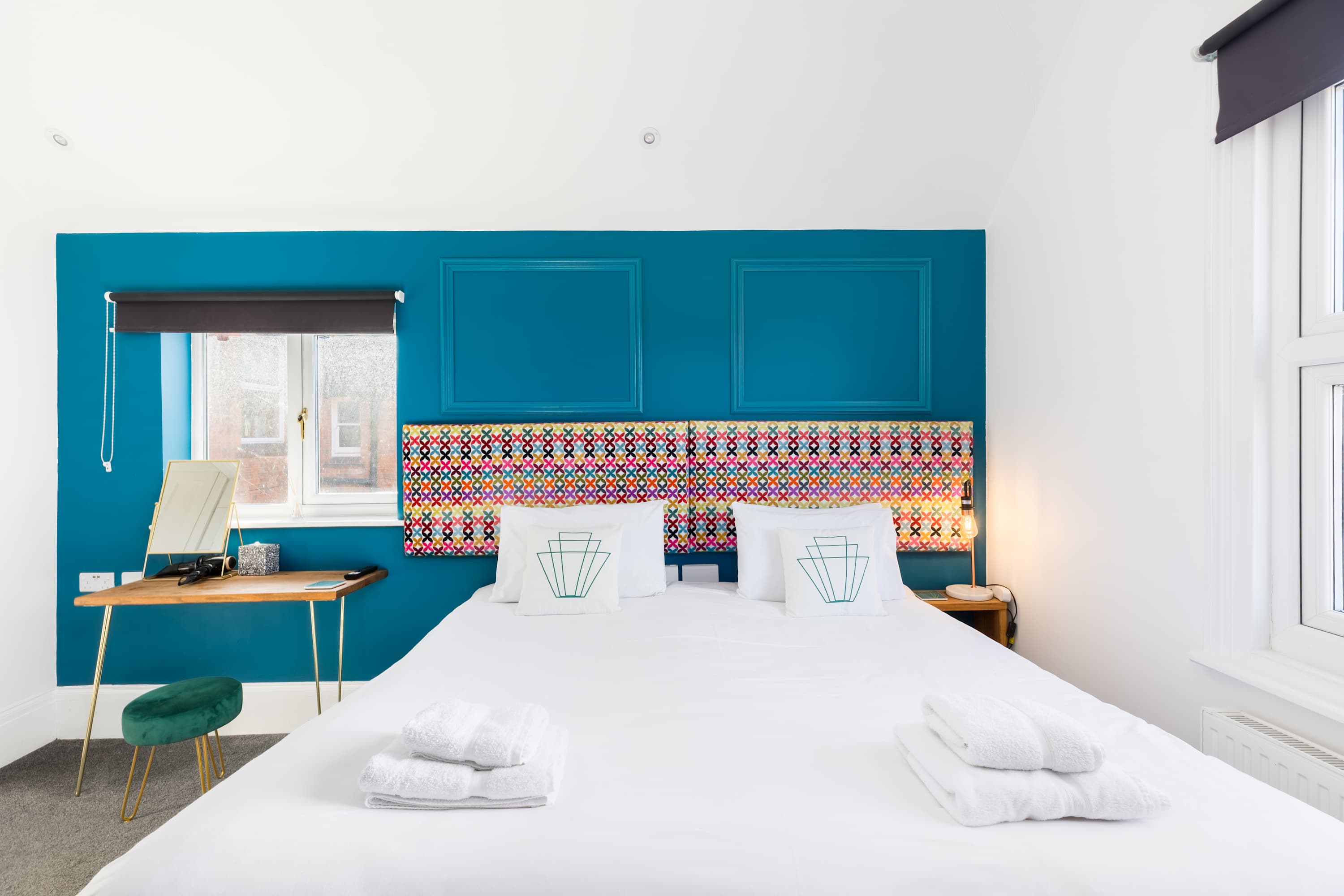 View Walk to Theatre Studio w/ Free Parking & King Bed Walk to Theatre Studio w/ Free Parking & King Bed serviced apartment - Stratford-upon-Avon - VivreStays