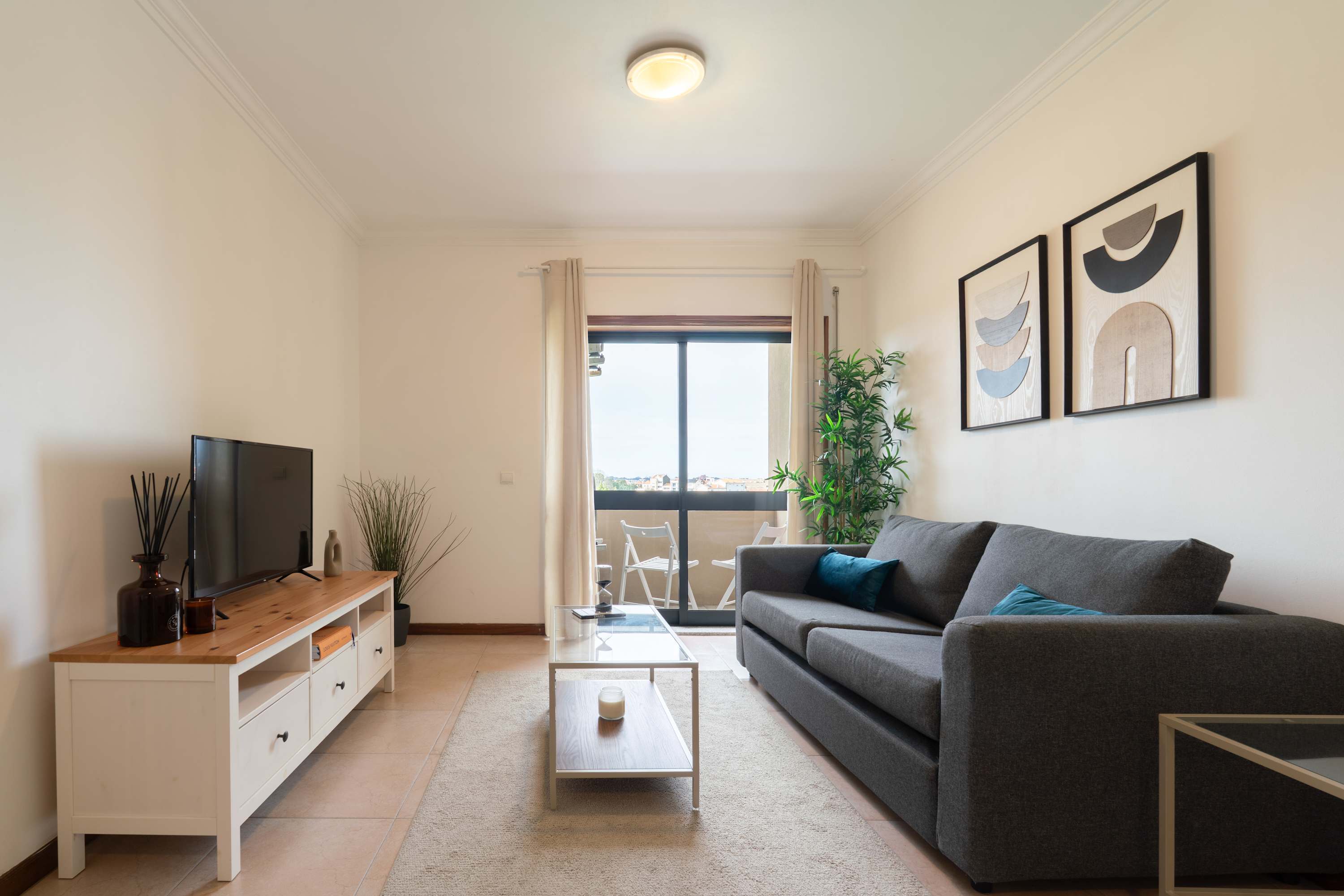 Sunny Cozy Flat w/ Terrace | São João by Host Wise