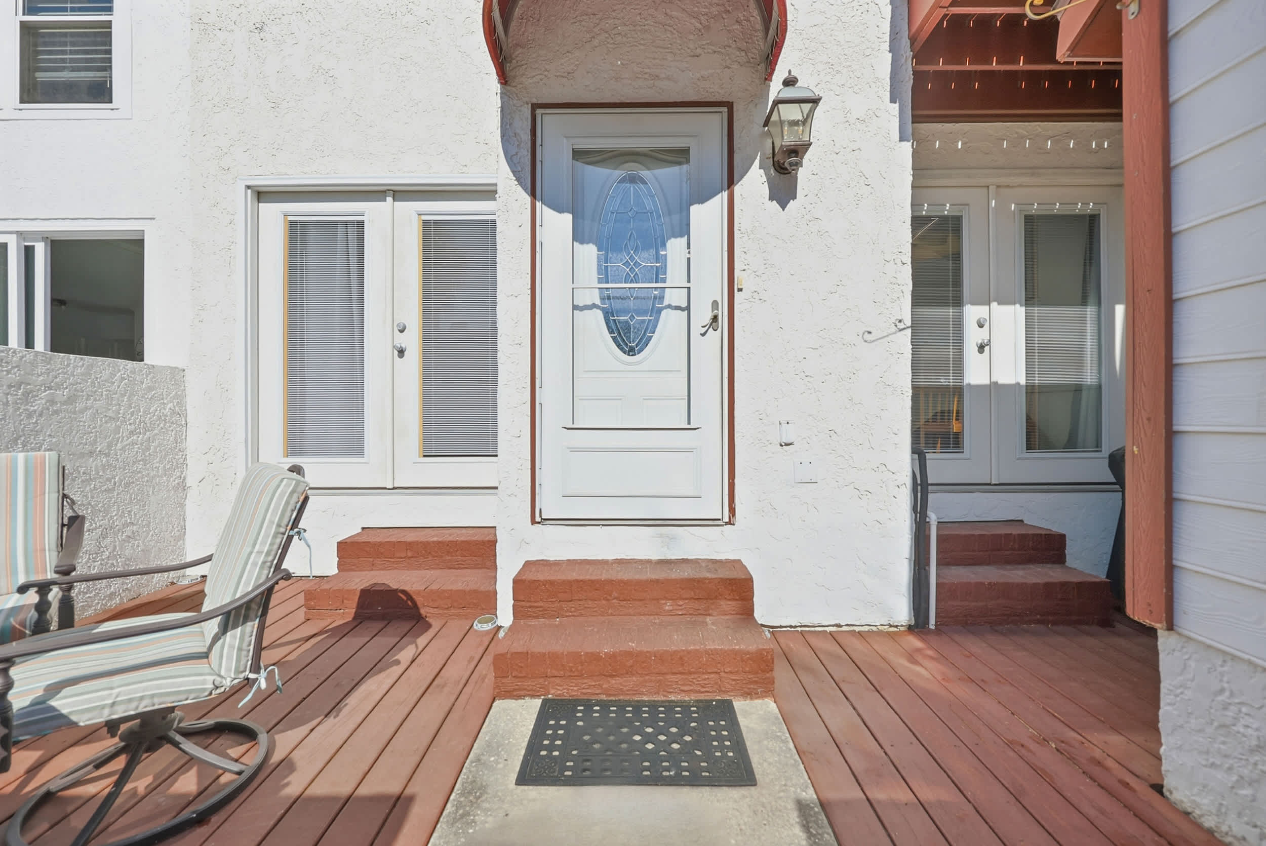 Maggie's Midtown Pet Friendly Condo Walk to Beach