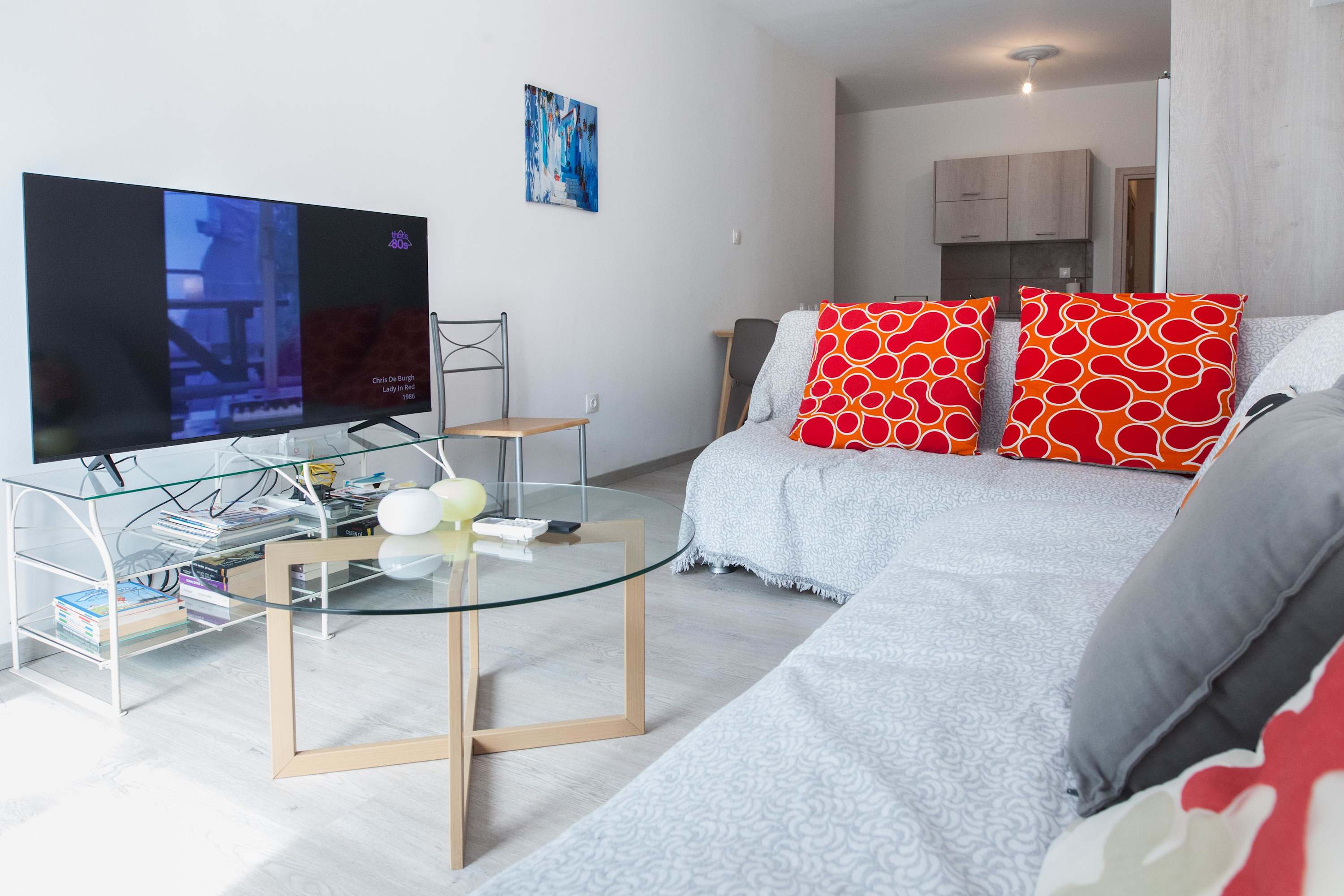 Trendy Cozy 2 Bd Apt in Panormou Metro Station in Athens — photo 2
