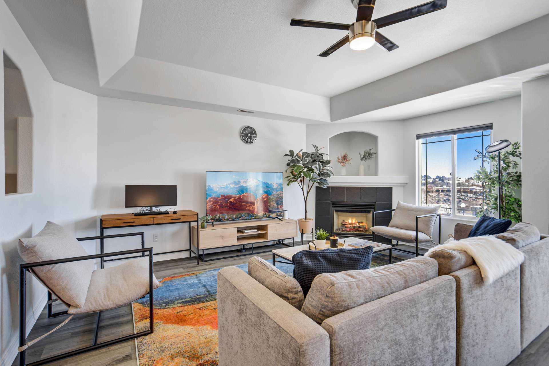 Cozy 2BR Home, Workspace, Sleeps 4, Downtown — Colorado Springs, CO — vacation rental