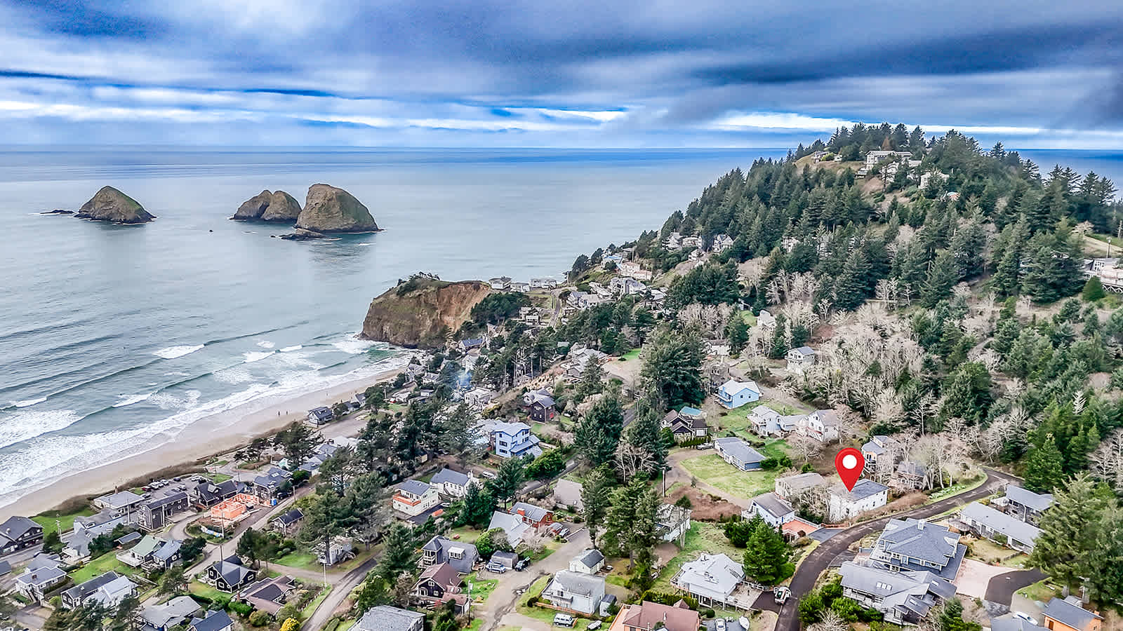 Welcoming Condo with Ocean Views and Private Hot Tub Short Walk to the Beach
