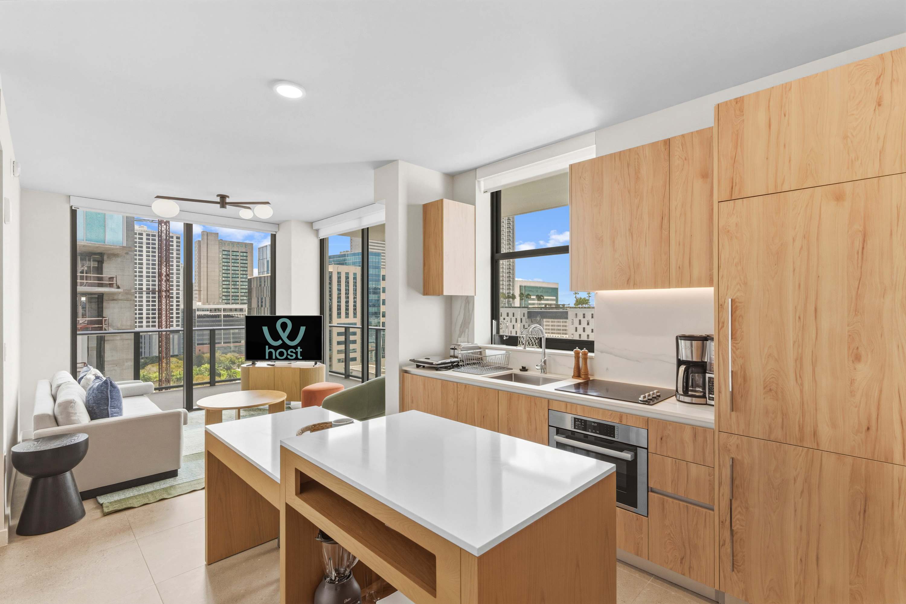 Luxury Downtown. Near Bayfront. Free Parking