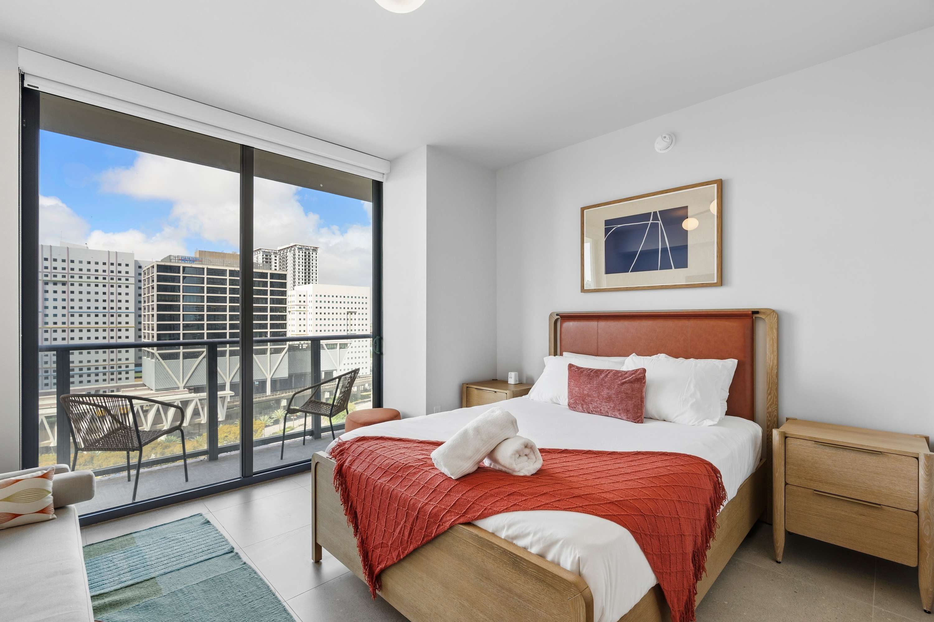 Downtown Miami Studio | Pool - Gym & Balcony