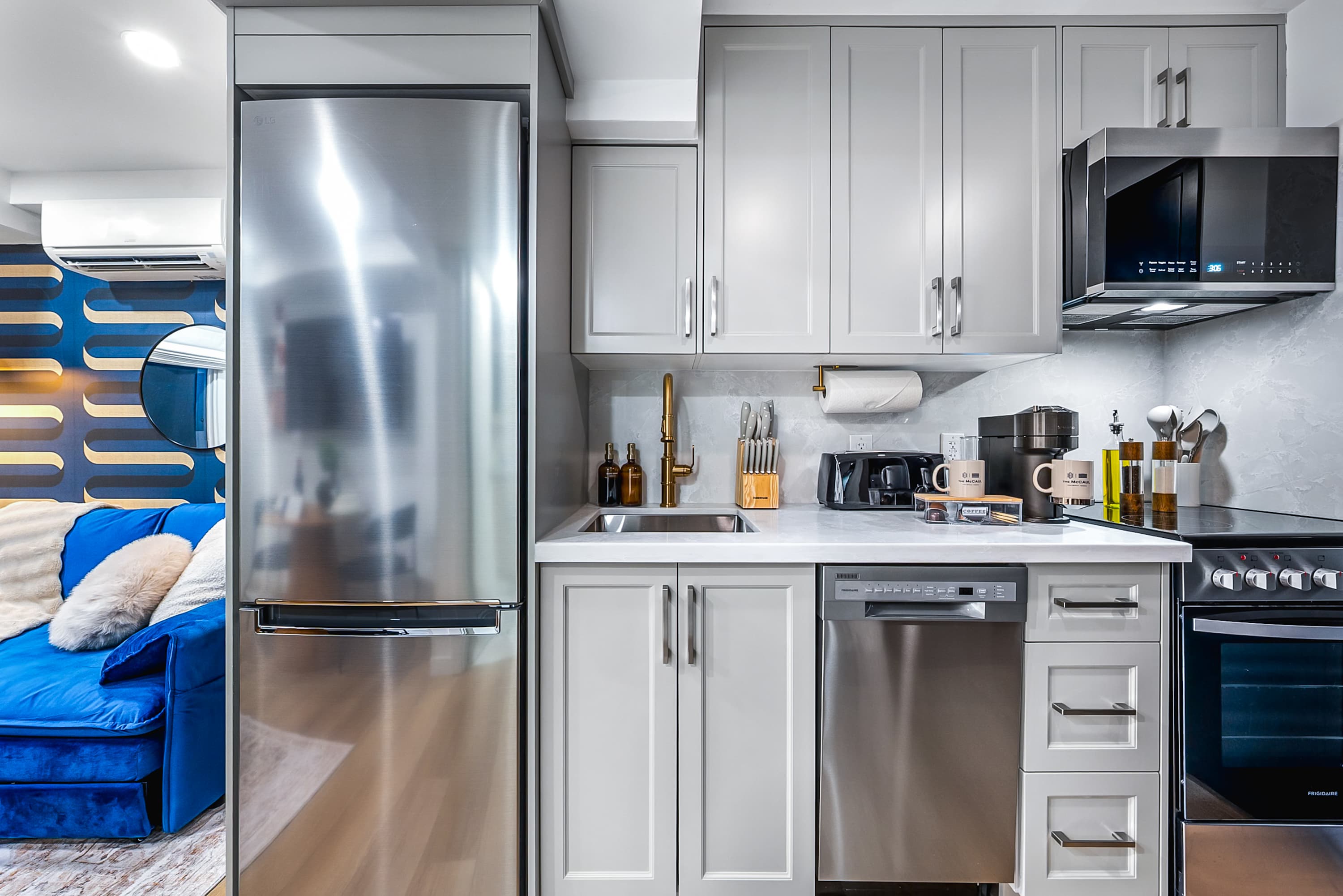 Cook with ease in a clean, contemporary kitchen fitted with quality appliances.