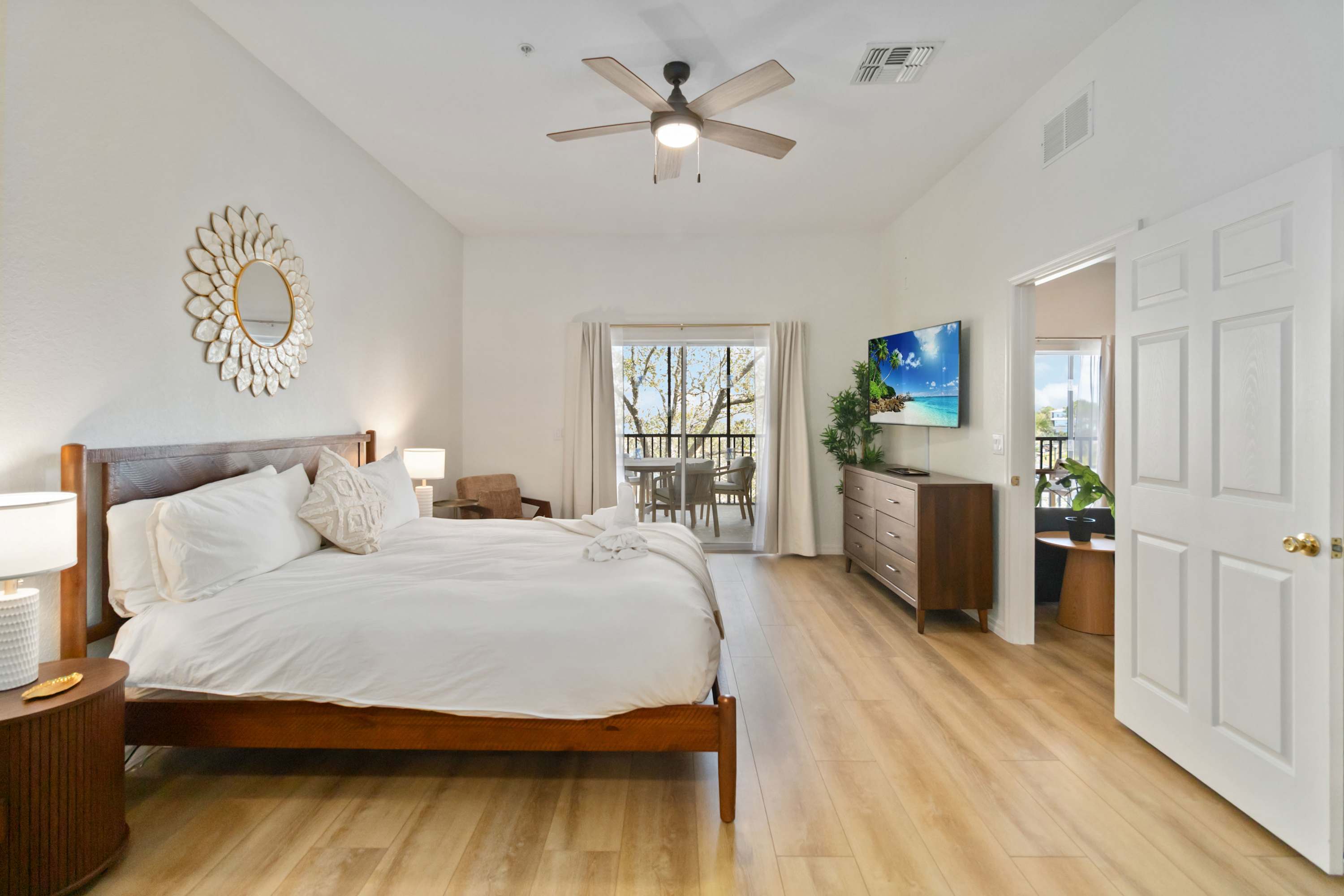 Inviting 3-Bedroom Oasis on top floor