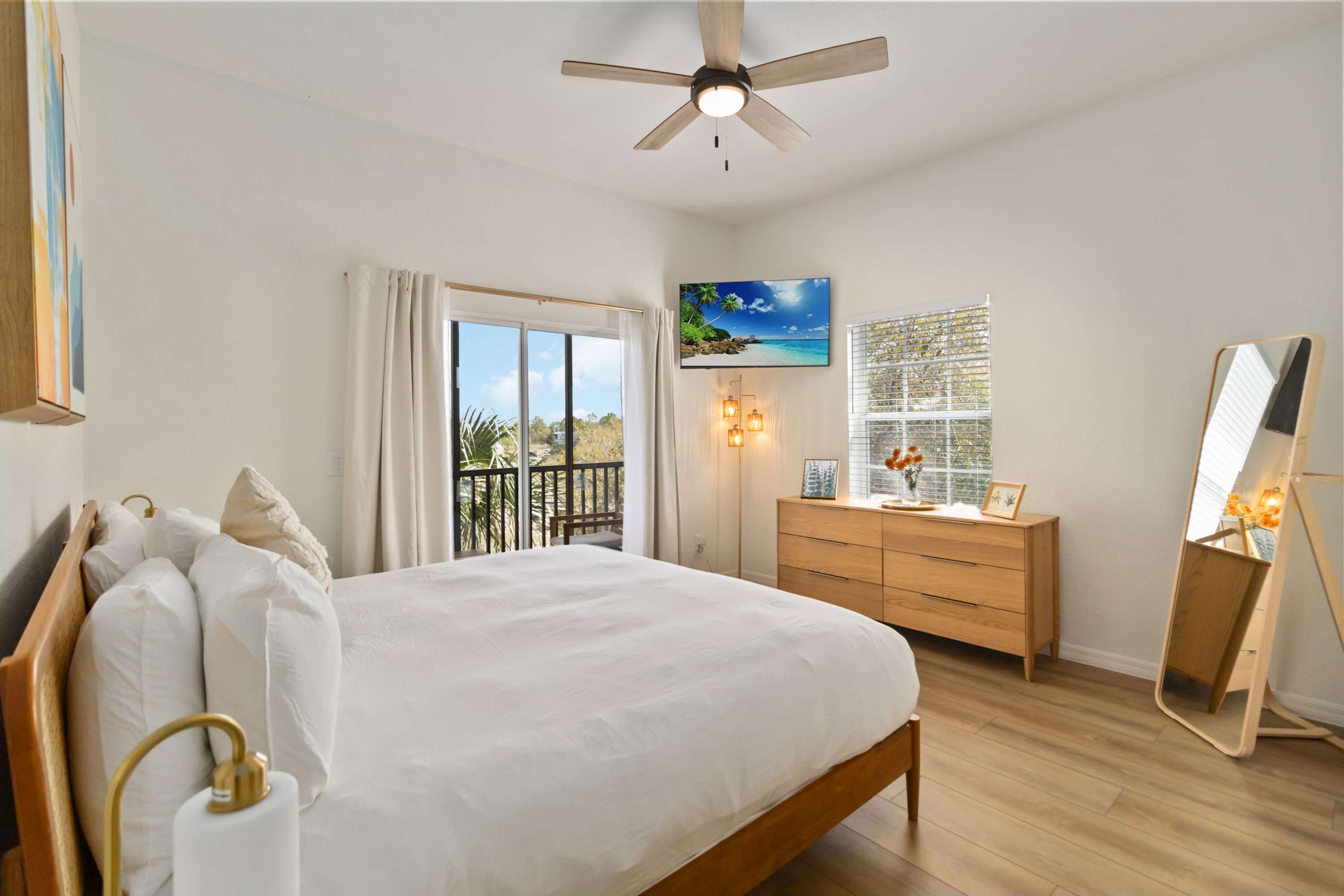 Inviting 3-Bedroom Oasis on top floor