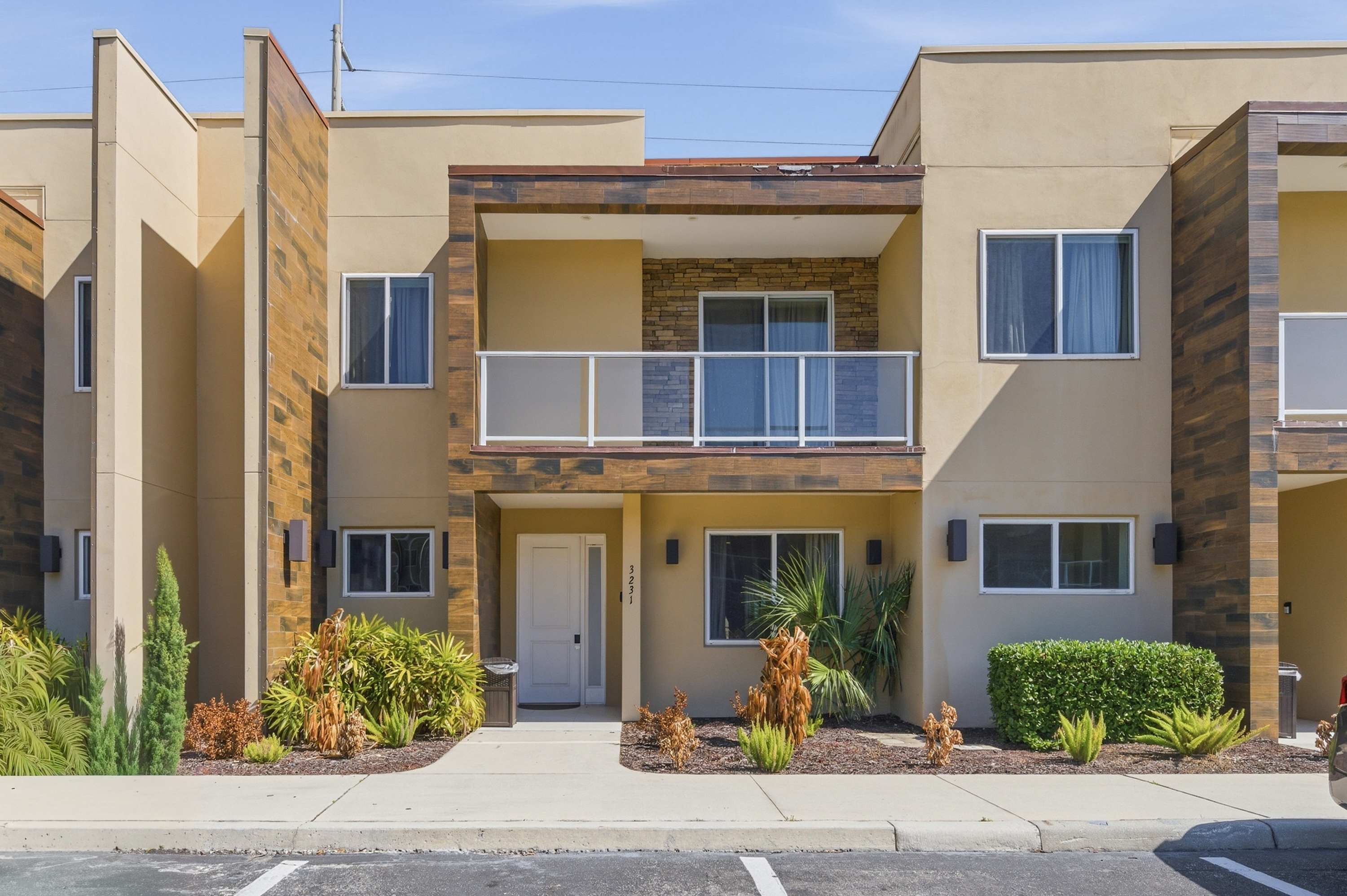 4 BR Home w Resort Amenities  3 MI to Disney