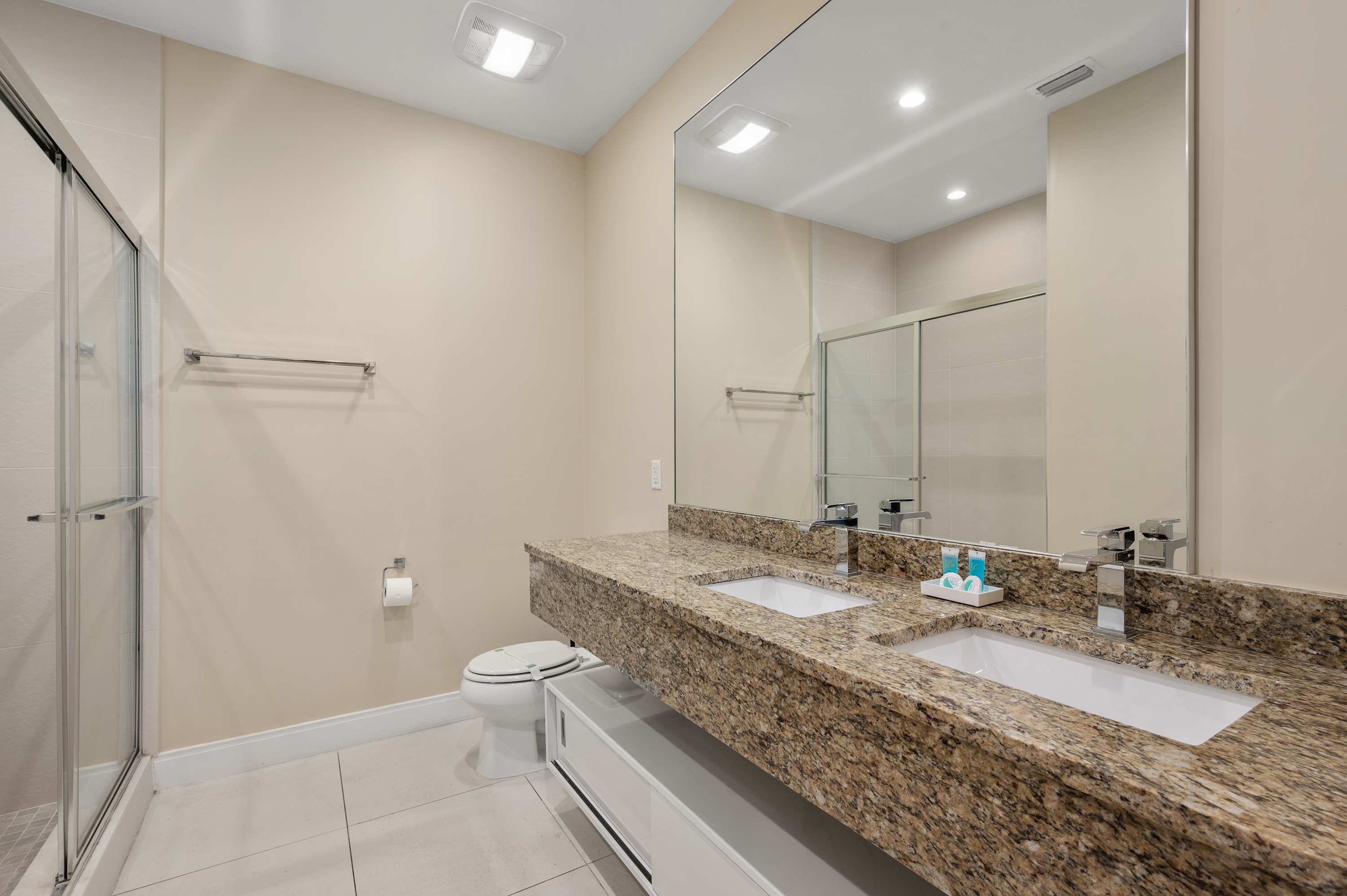 4 BR Home w Resort Amenities  3 MI to Disney