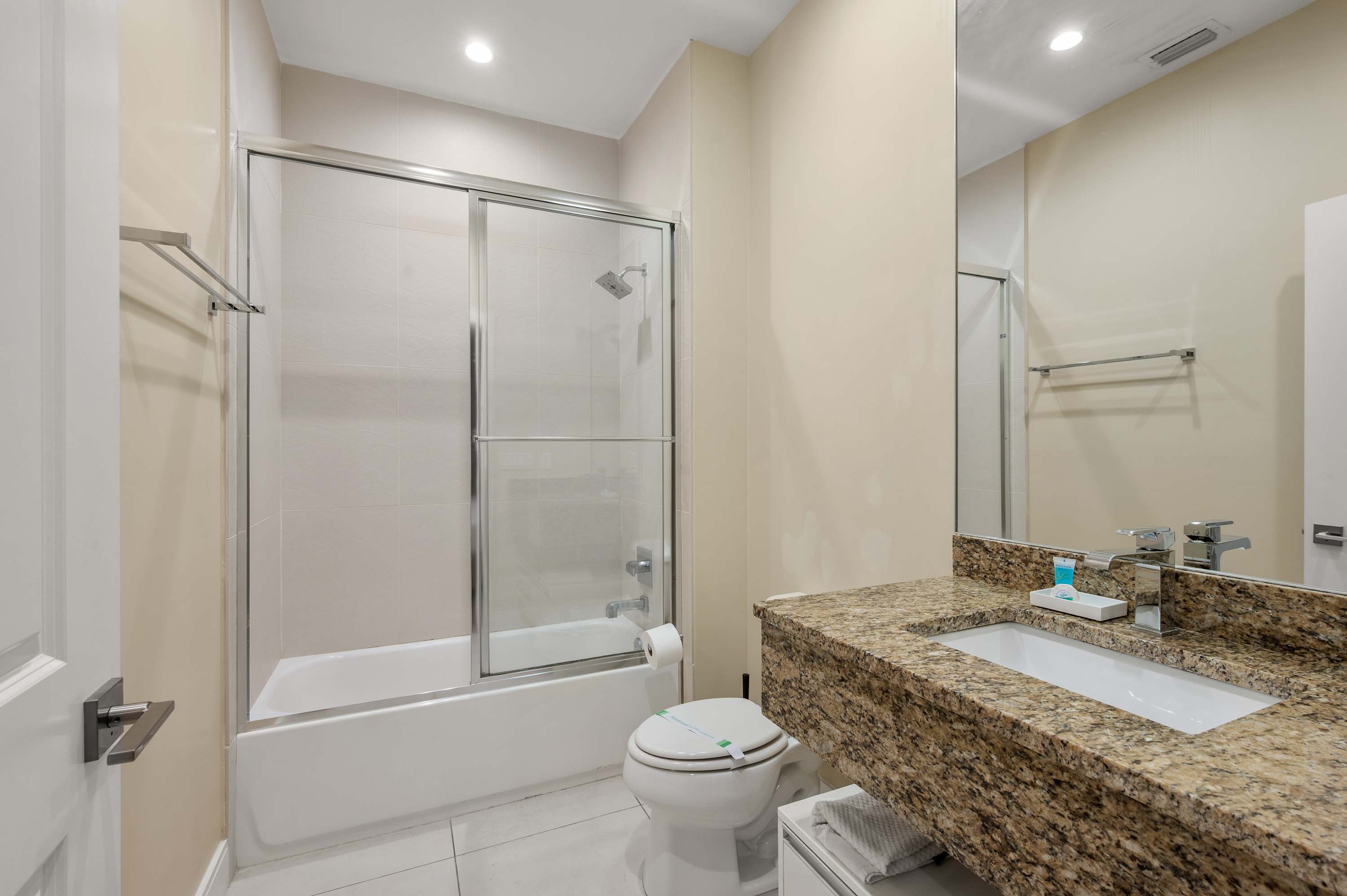 4 BR Home w Resort Amenities  3 MI to Disney