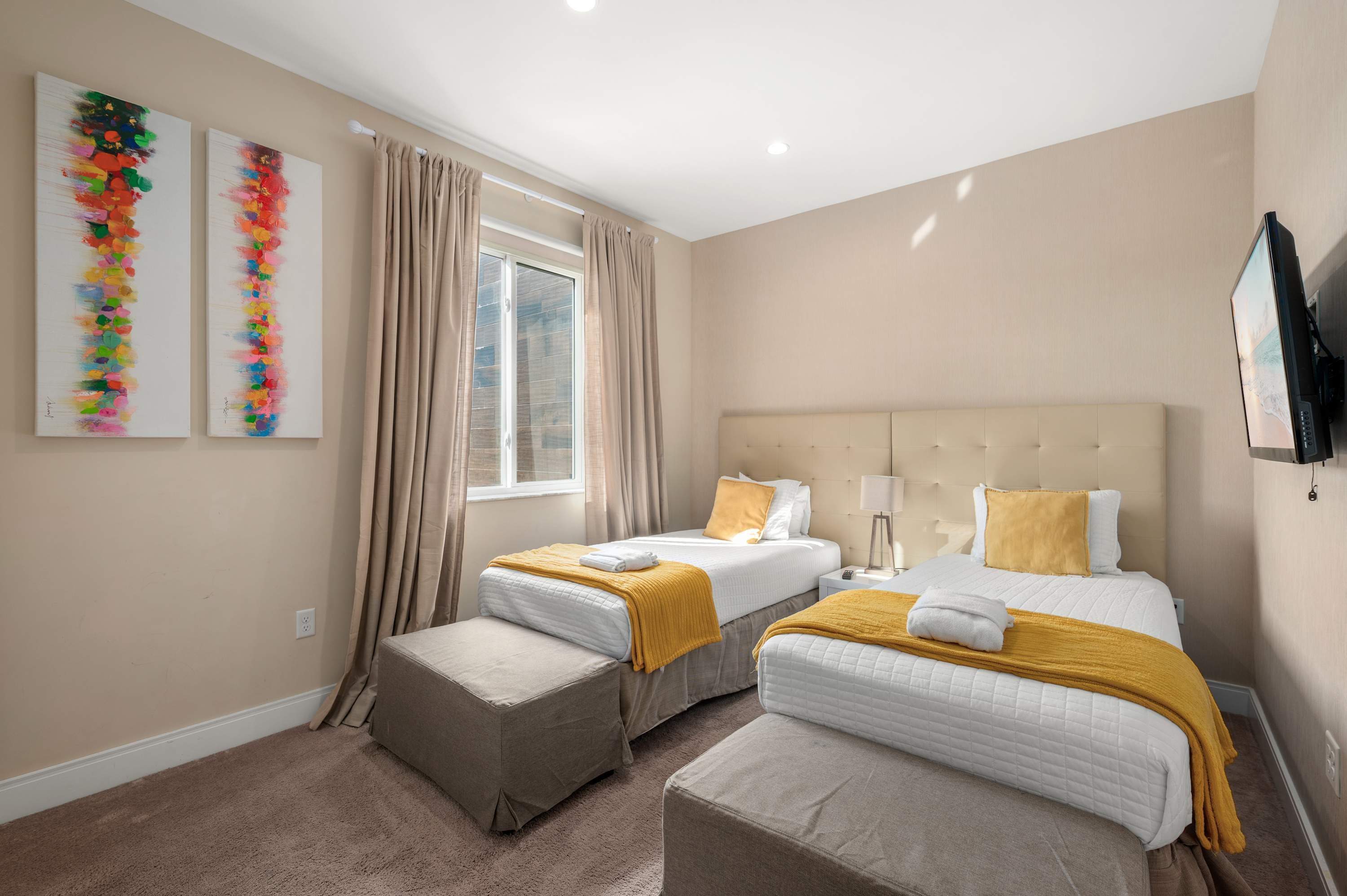 4 BR Home w Resort Amenities  3 MI to Disney