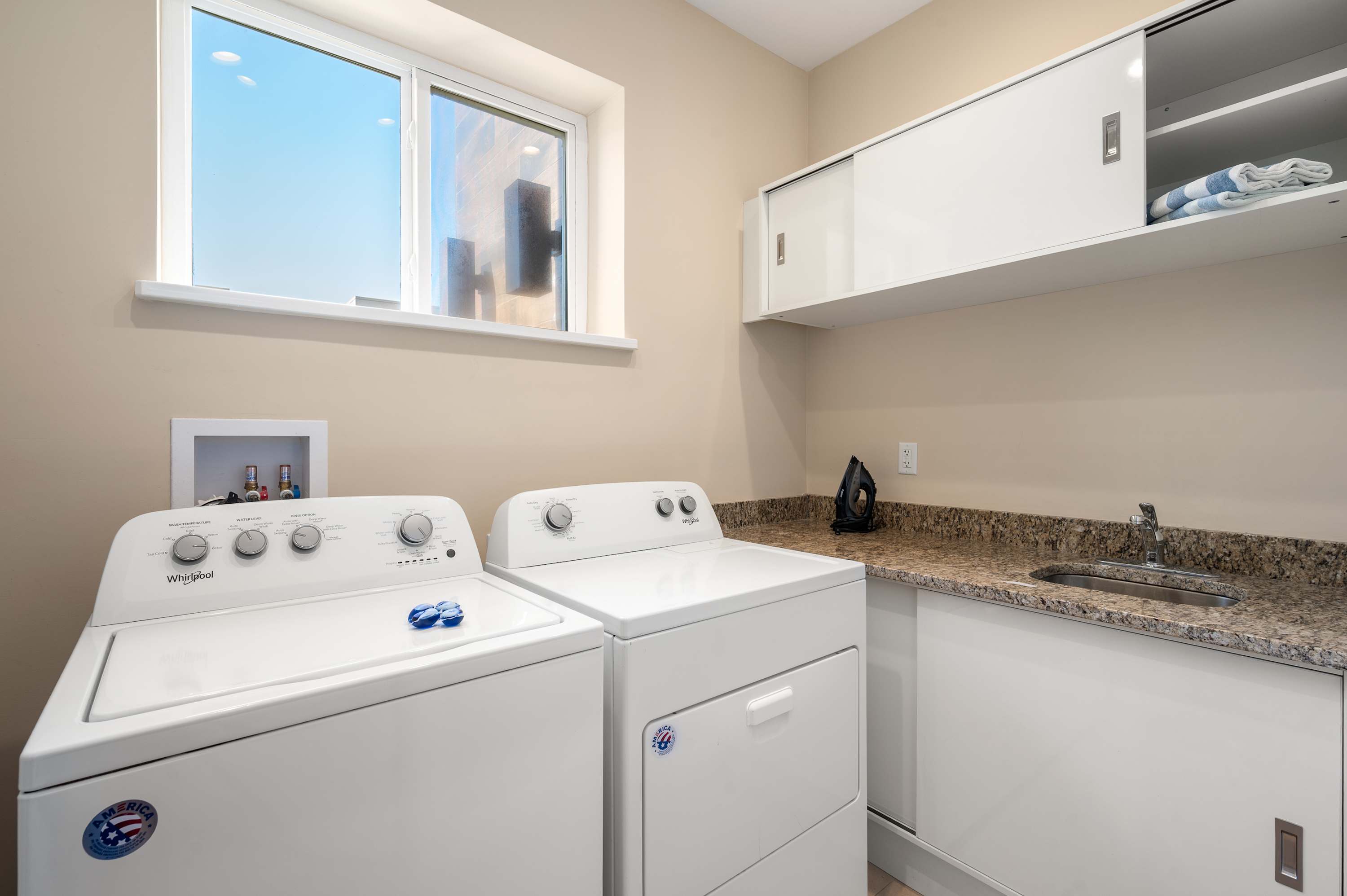 4 BR Home w Resort Amenities  3 MI to Disney
