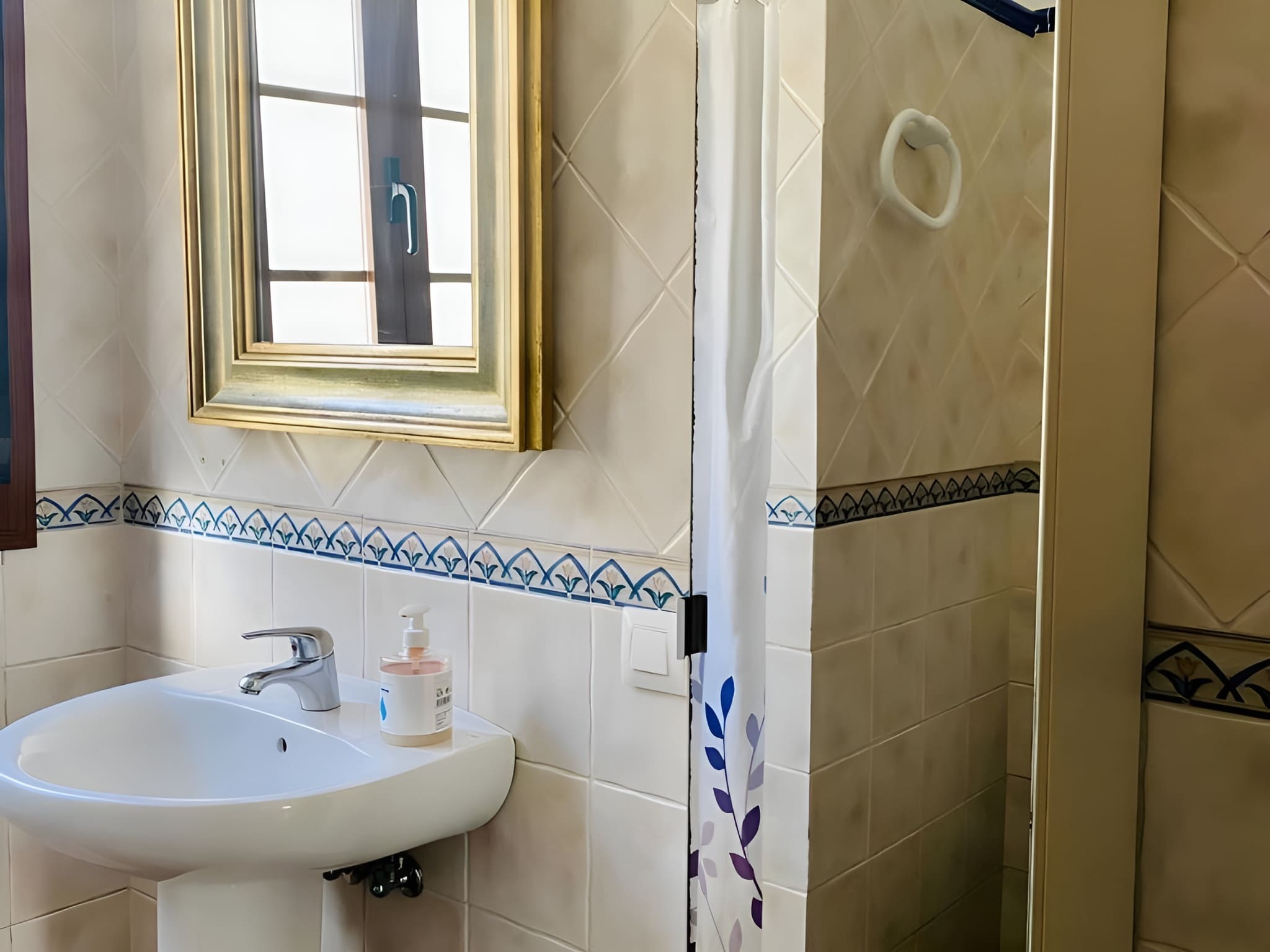 Amplio Chalet con Piscina, Terraza y Barbacoa – Cerca del Mar en Conil - image 27