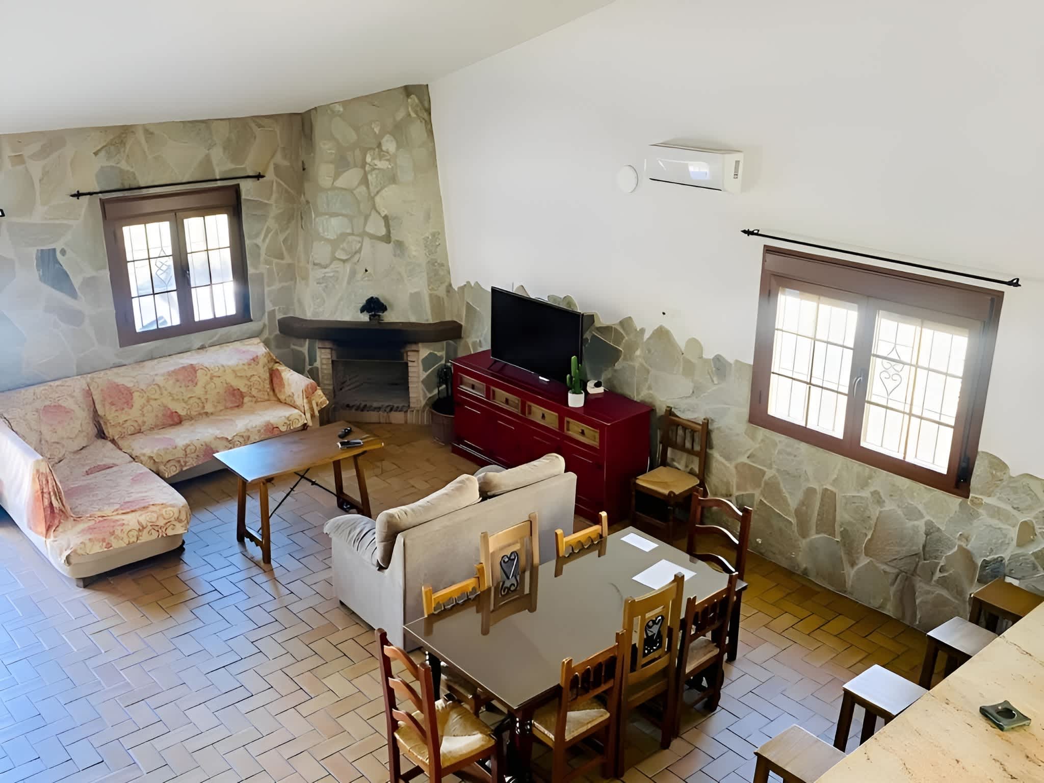 Amplio Chalet con Piscina, Terraza y Barbacoa – Cerca del Mar en Conil - image 9