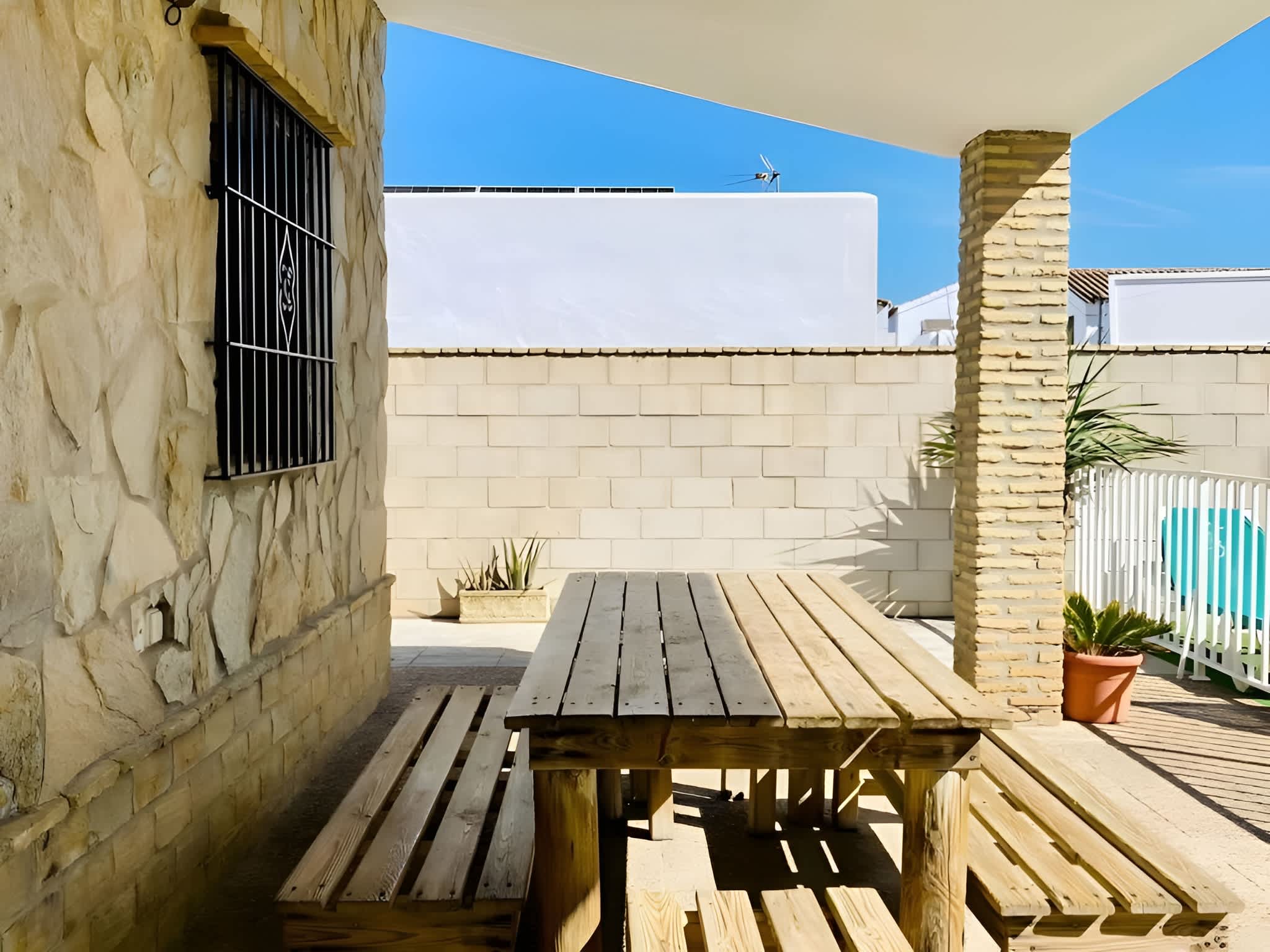 Amplio Chalet con Piscina, Terraza y Barbacoa – Cerca del Mar en Conil - image 7