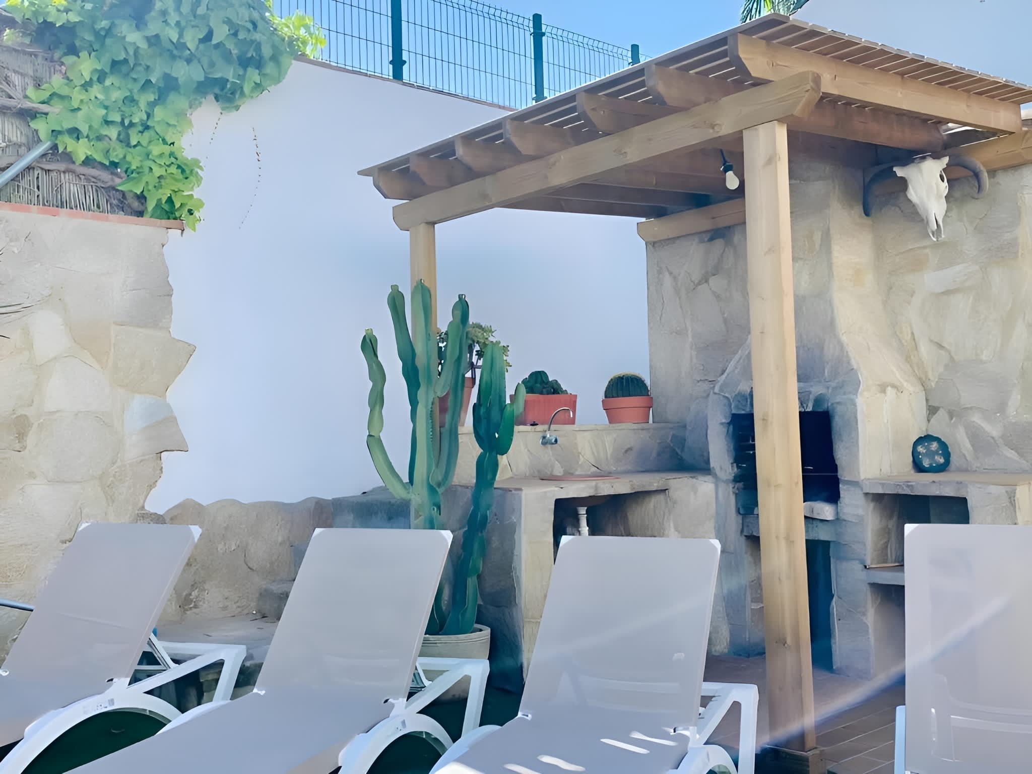 Amplio Chalet con Piscina, Terraza y Barbacoa – Cerca del Mar en Conil - image 10