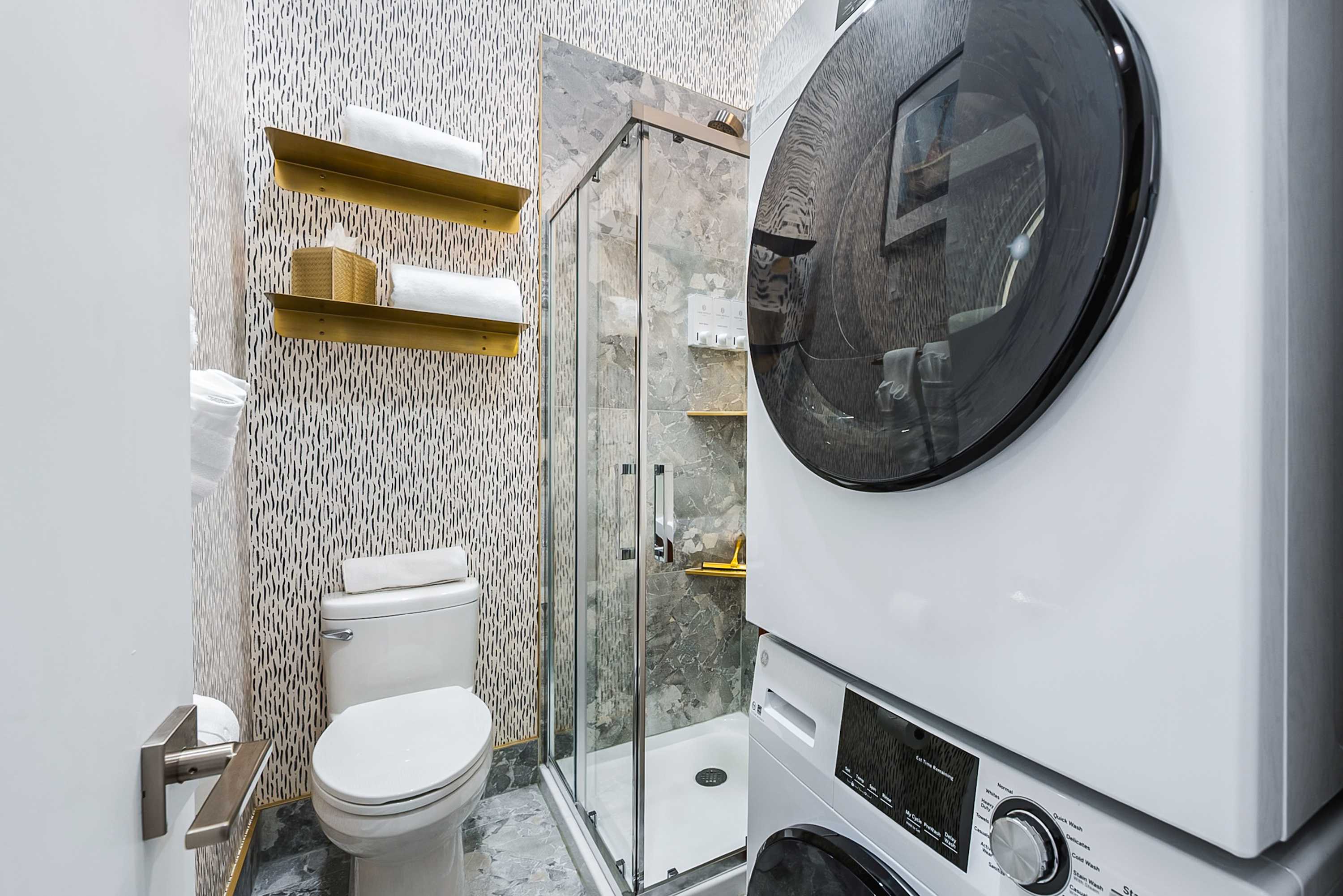 Washer & dryer for added convenience.