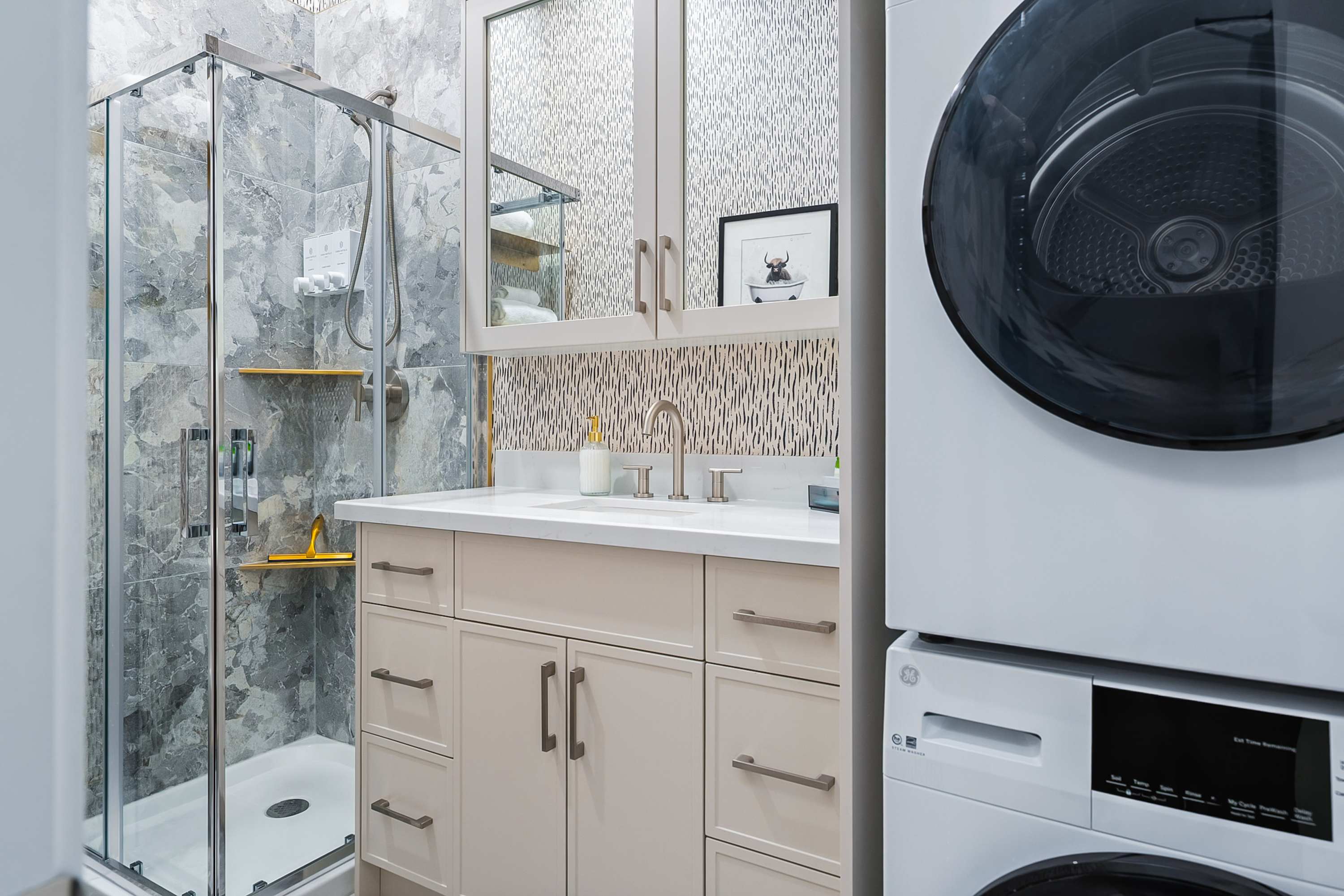 In-unit washer and dryer for effortless longer stays.