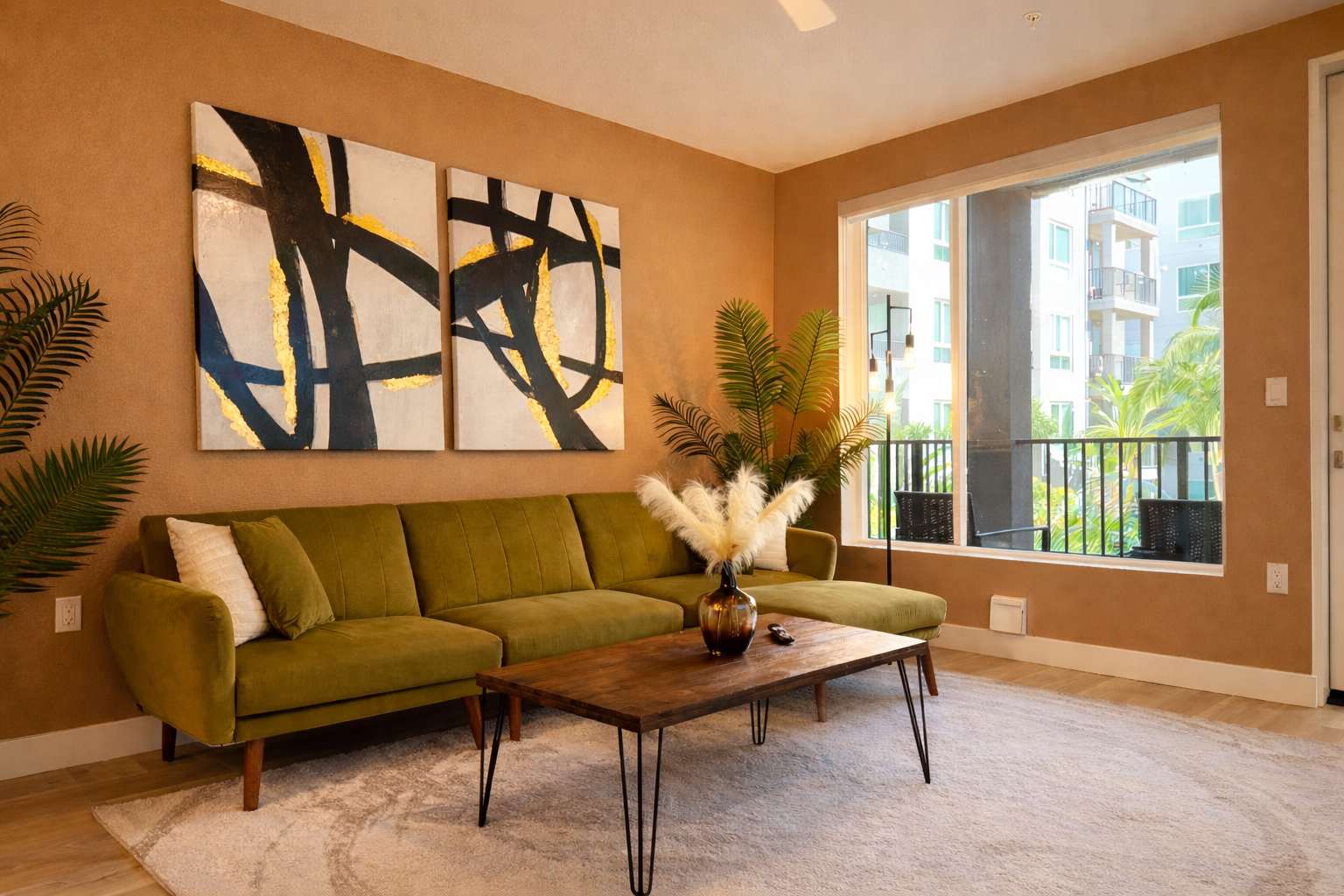 Sunny Apartment Near Disneyland - Pool & Gym