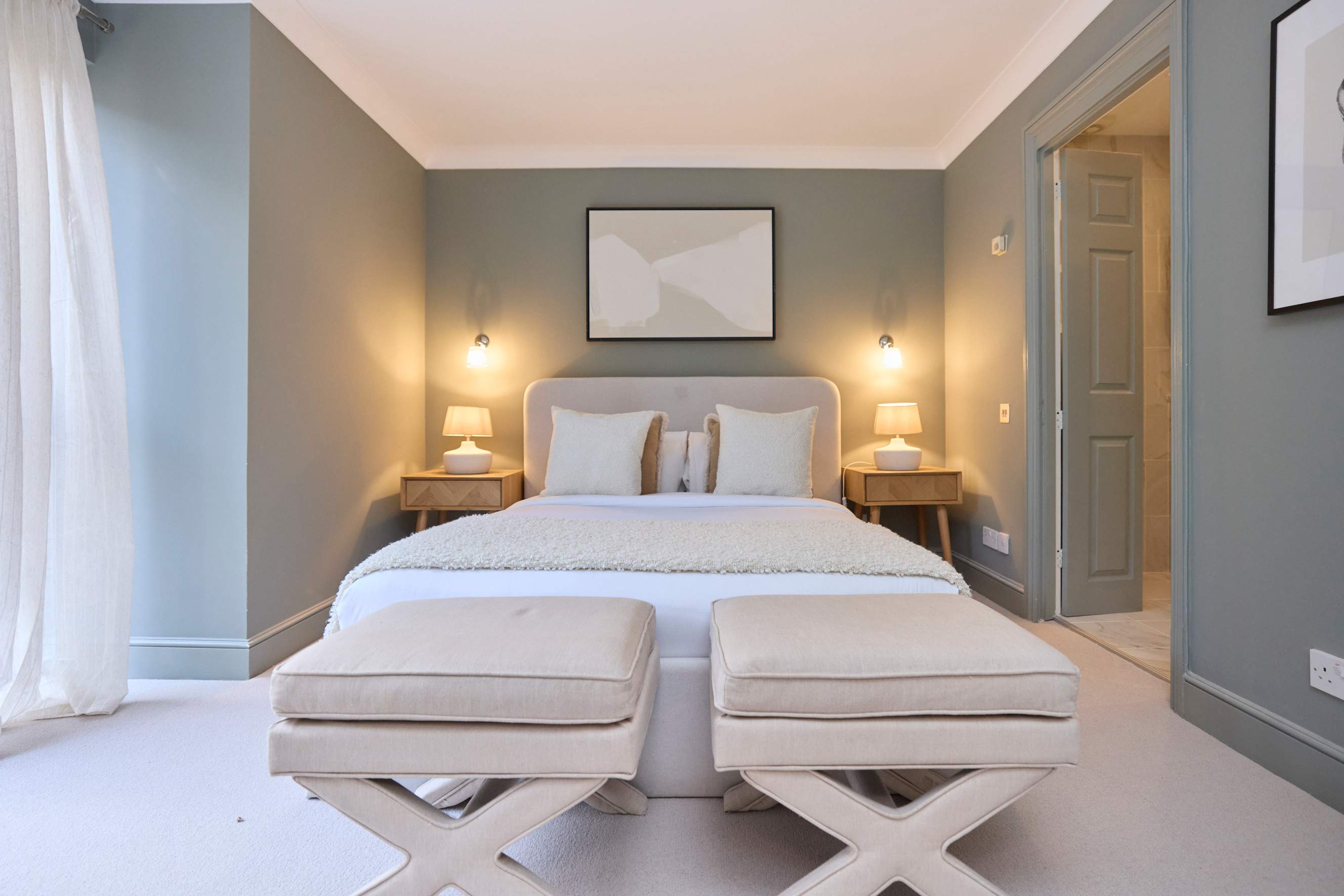 View The Abbey Mews House in 6 Grace Mews, 20 Abbey Road NW8 9BW The Abbey Mews House in 6 Grace Mews, 20 Abbey Road NW8 9BW - Property image 13 - VivreStays