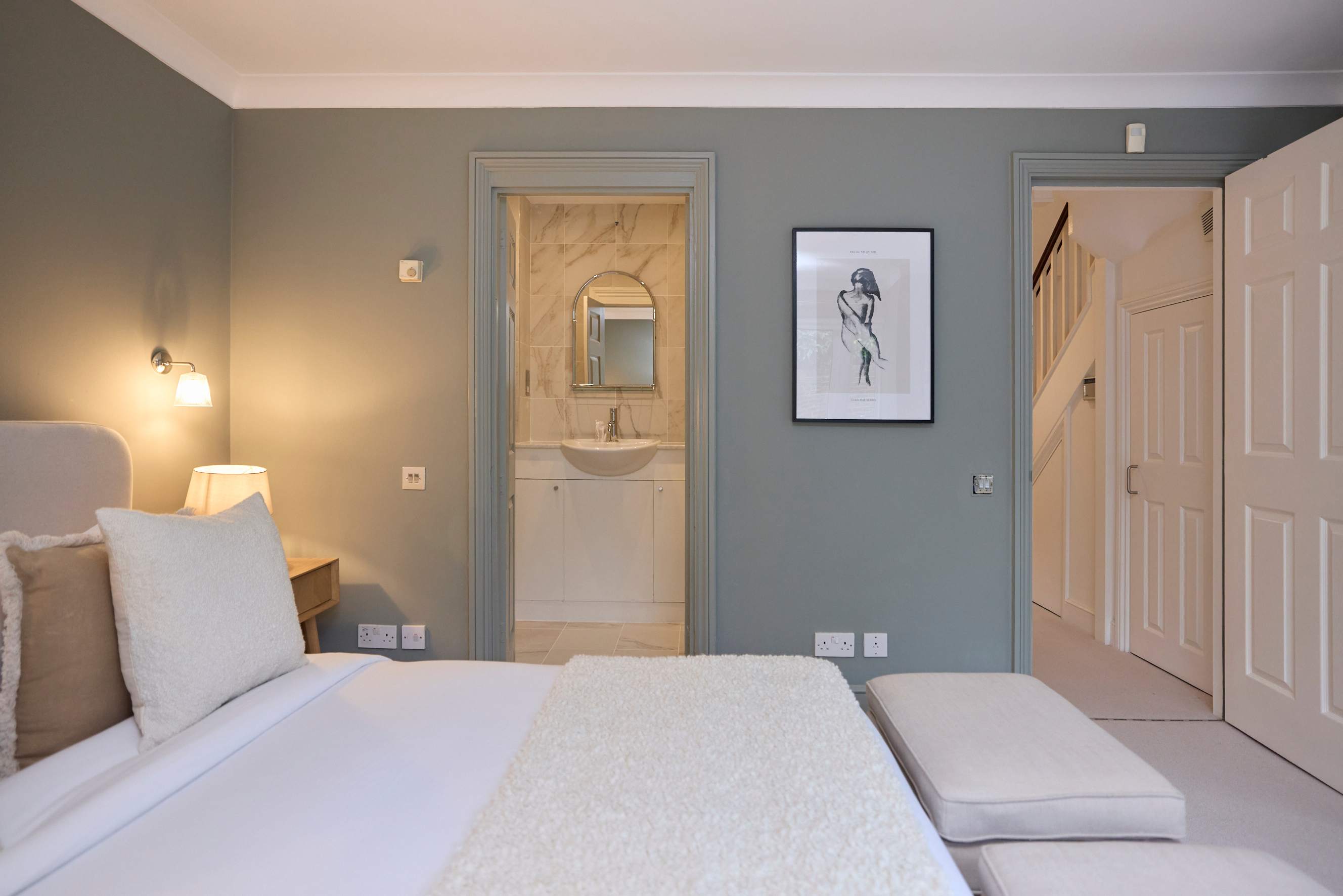 View The Abbey Mews House in 6 Grace Mews, 20 Abbey Road NW8 9BW The Abbey Mews House in 6 Grace Mews, 20 Abbey Road NW8 9BW - Property image 15 - VivreStays
