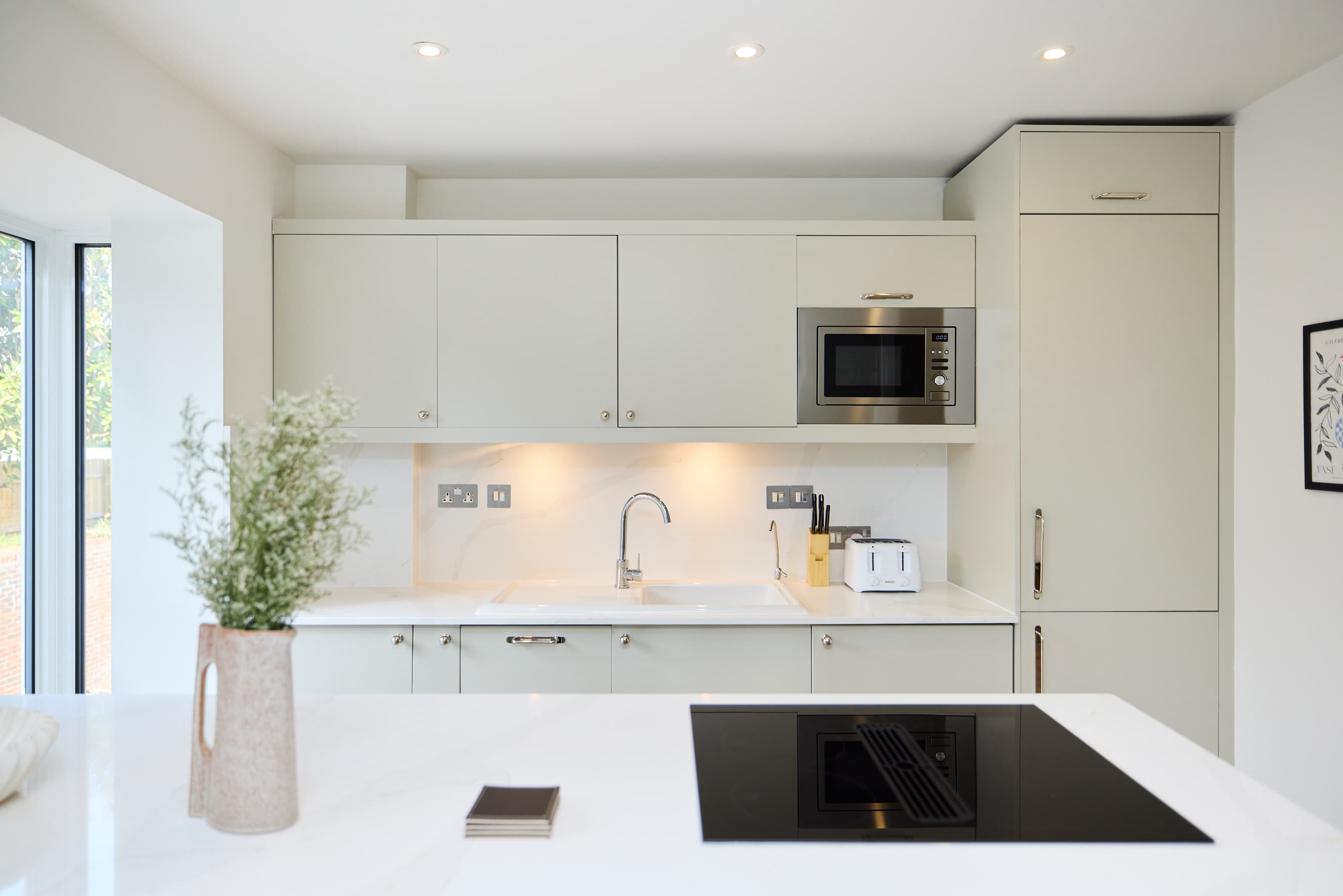 View The Abbey Mews House in 6 Grace Mews, 20 Abbey Road NW8 9BW The Abbey Mews House in 6 Grace Mews, 20 Abbey Road NW8 9BW - Property image 8 - VivreStays