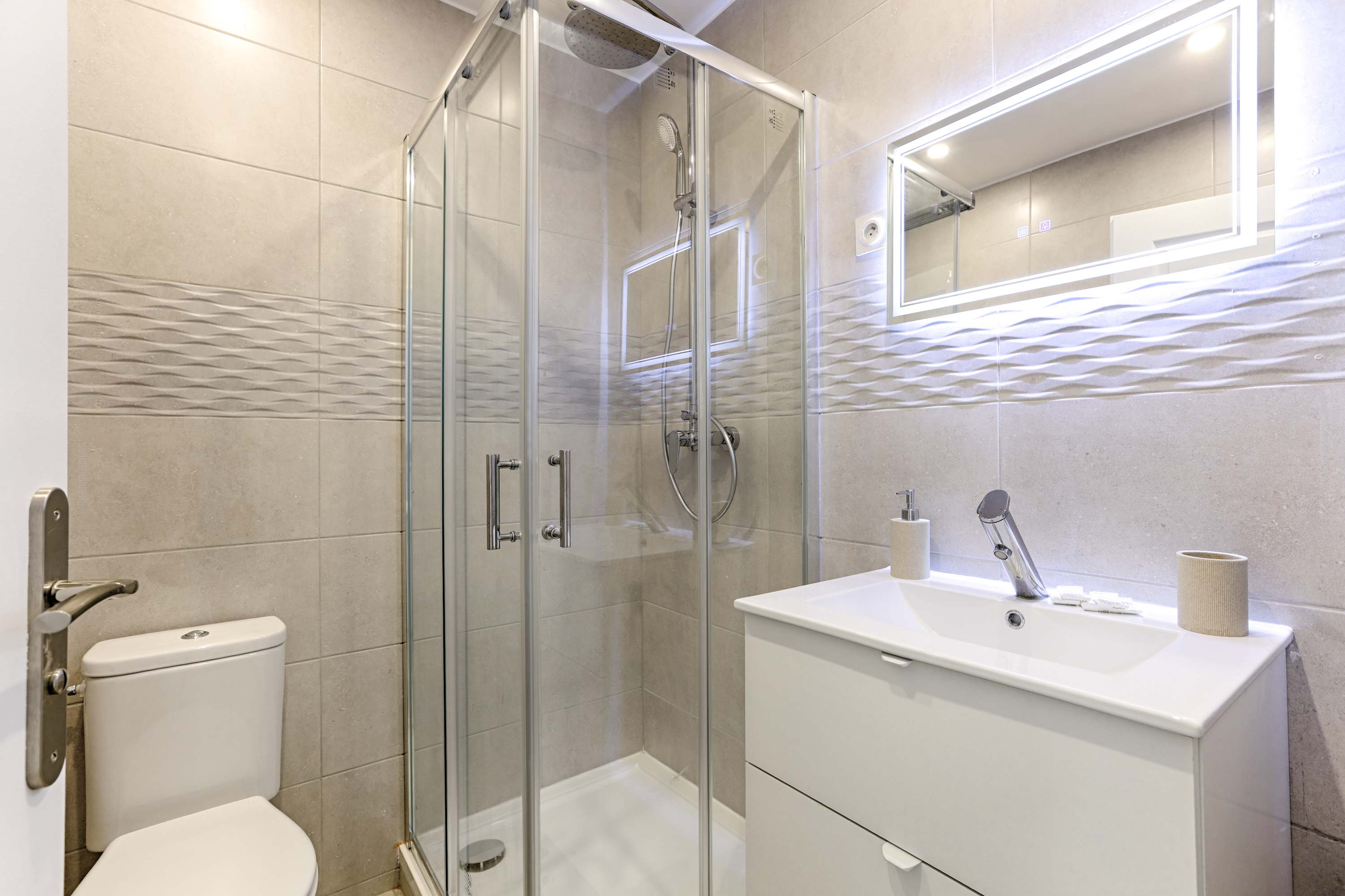 Appartement de Charme Montmartre Batignolles – photo 12