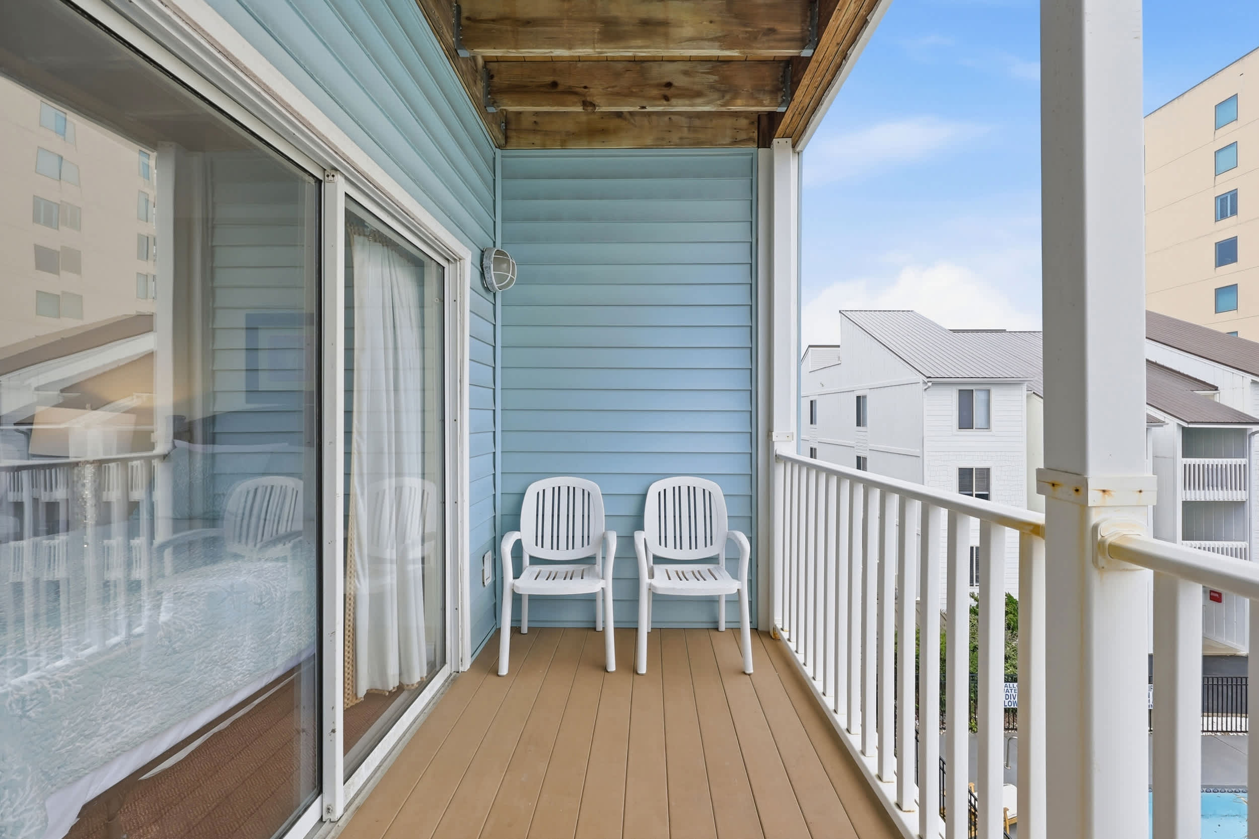 Tropical Tide Large Group Beach Retreat Sleeps 24