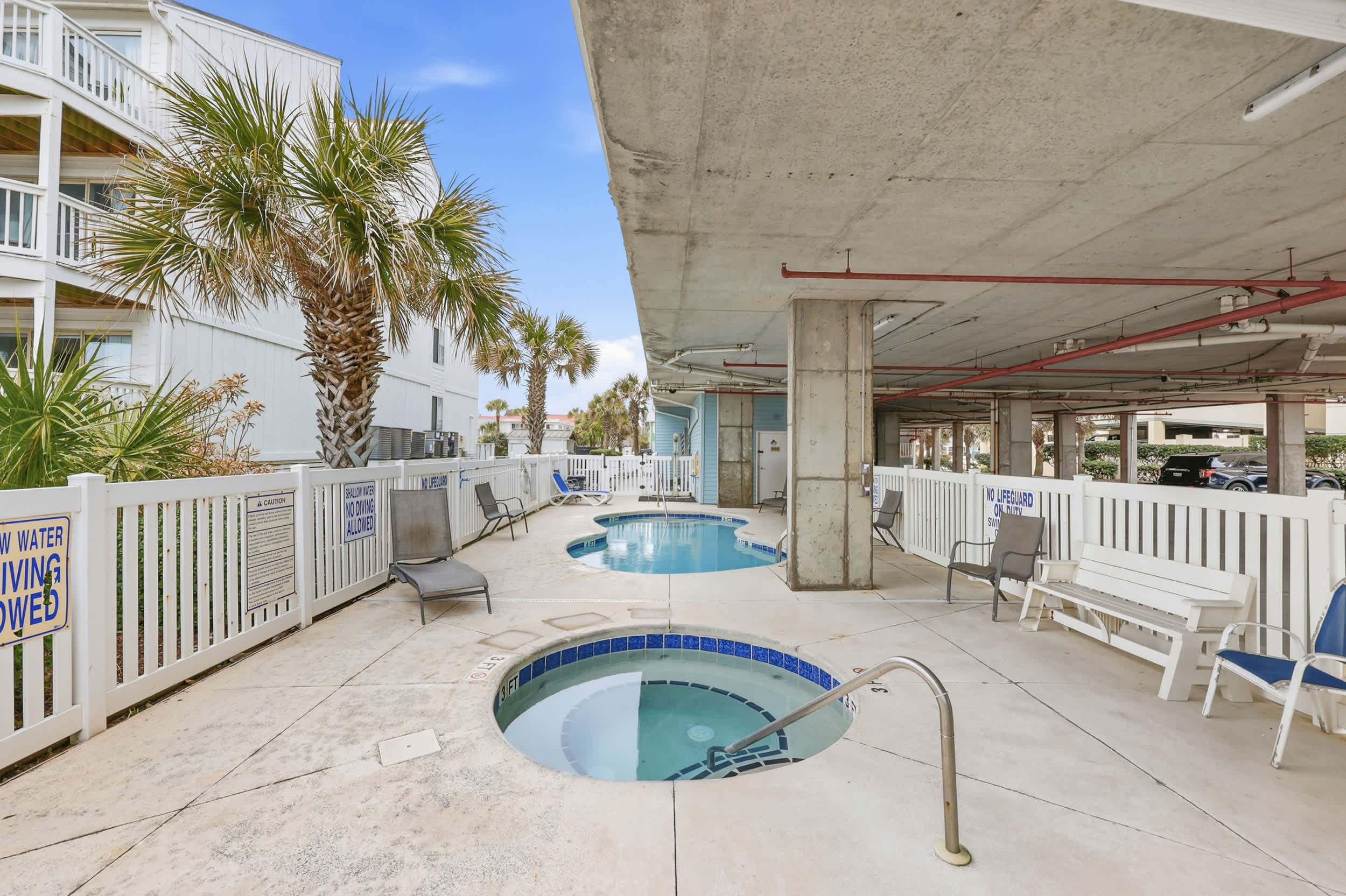 Tropical Tide Large Group Beach Retreat Sleeps 24
