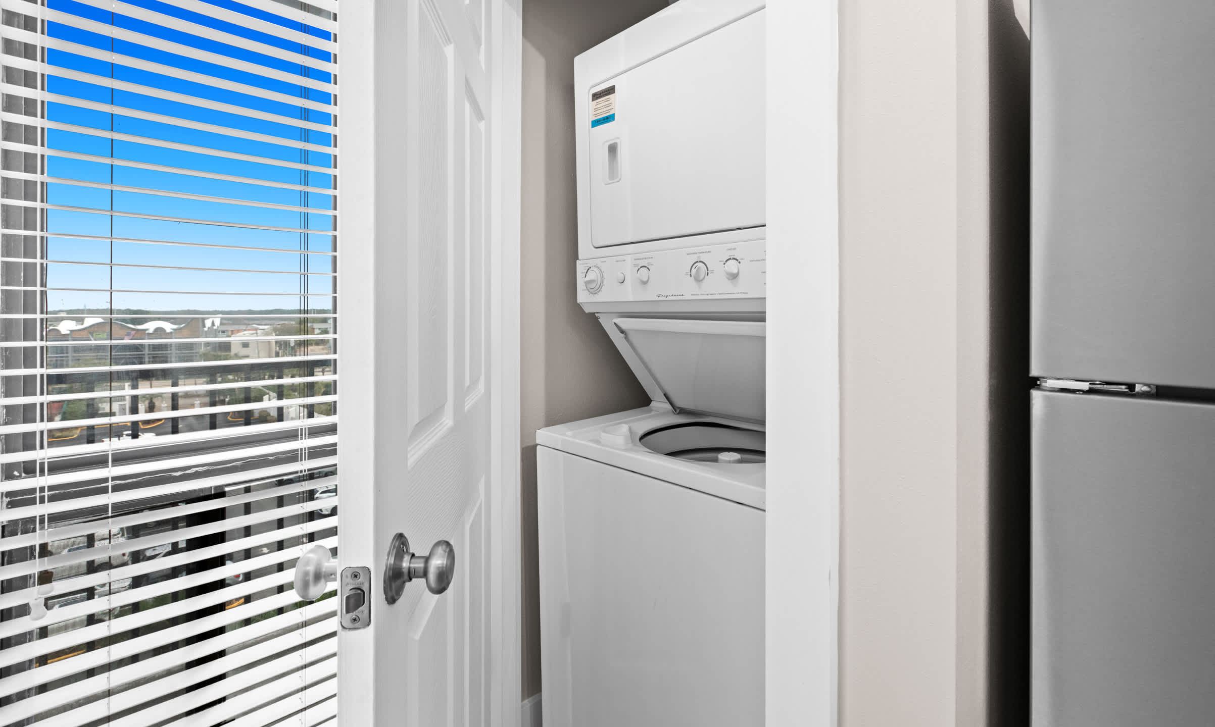 Emerald Towers 0703 4