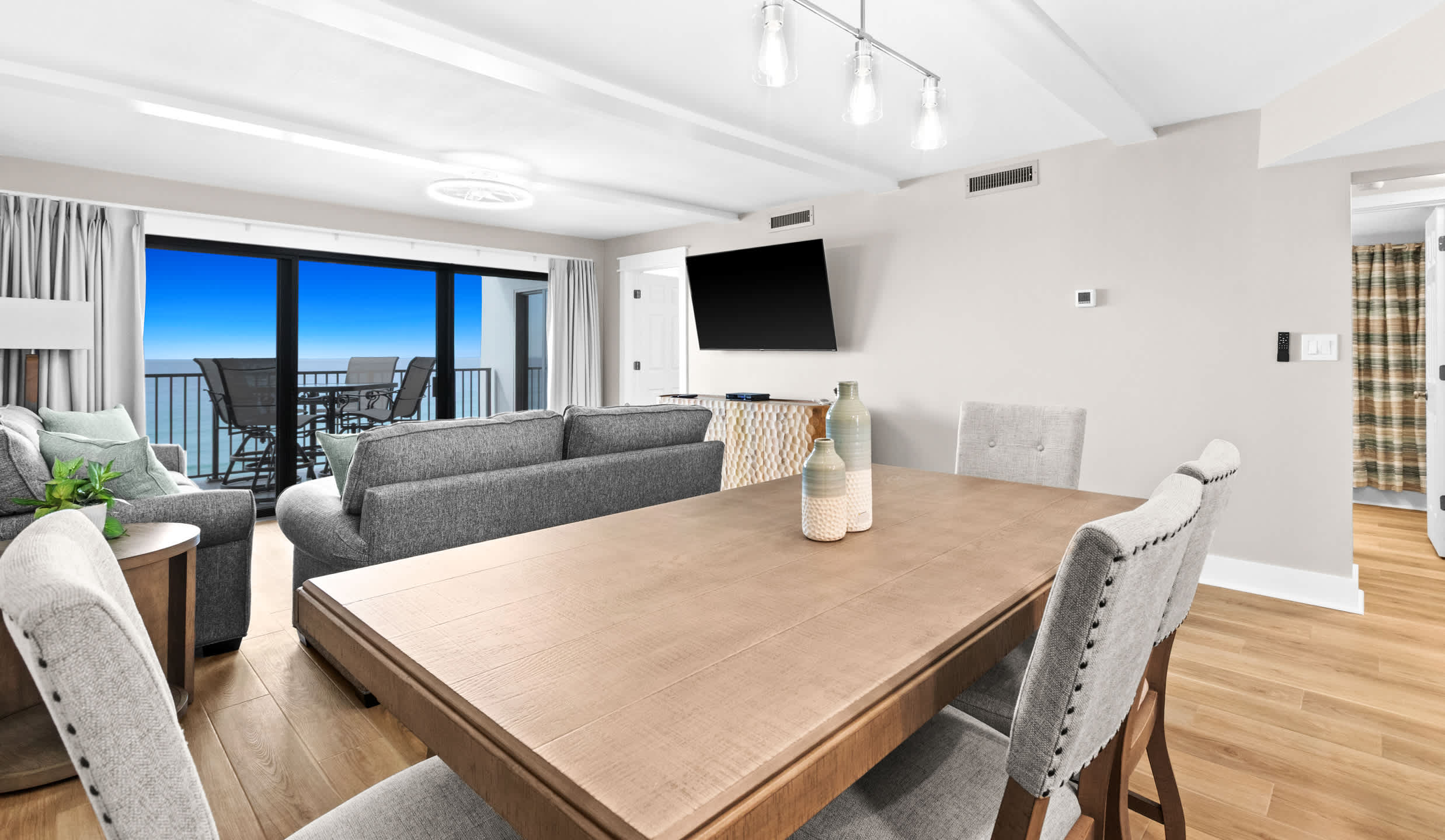 Emerald Towers 0703 9