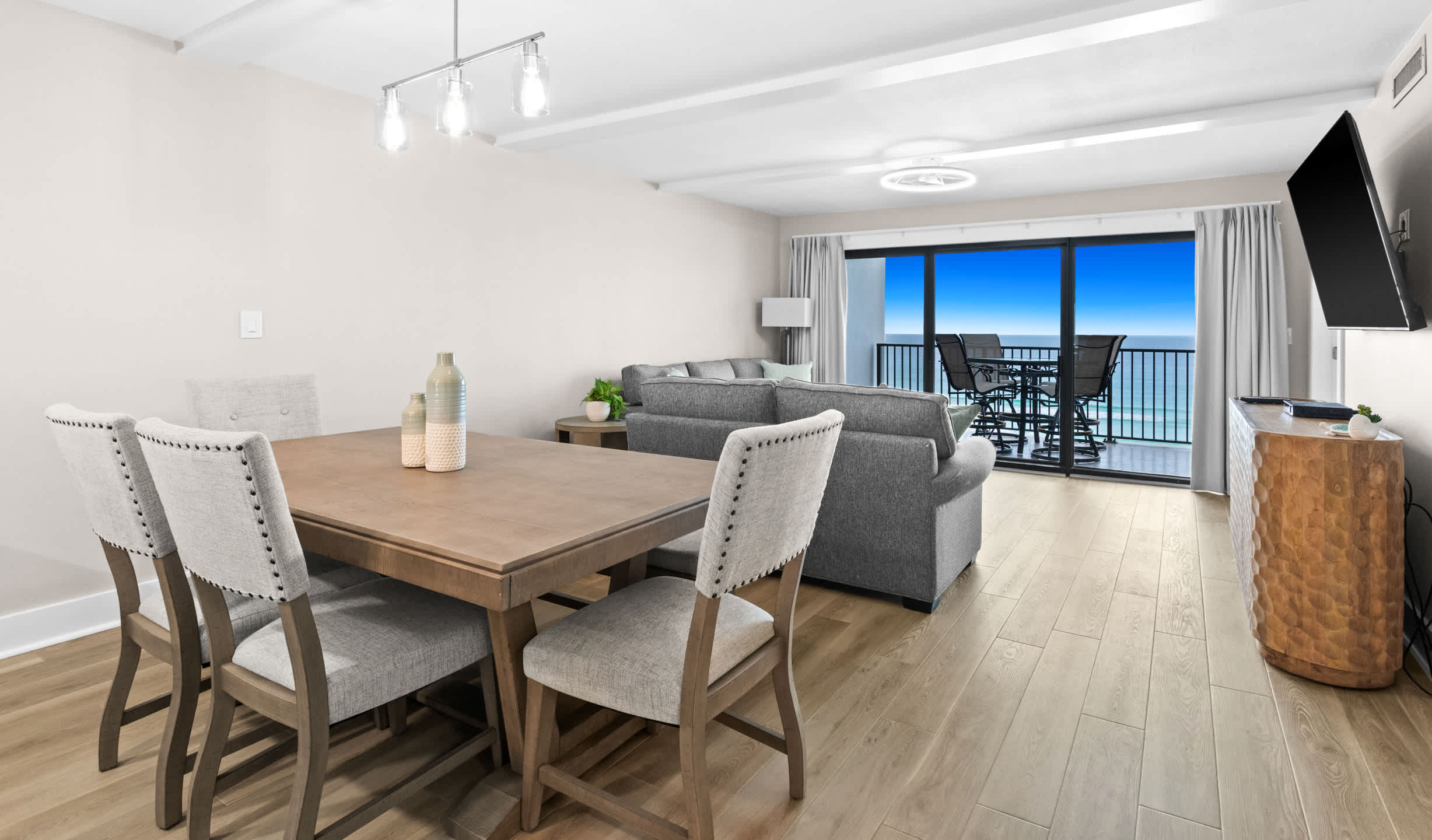 Emerald Towers 0703 8