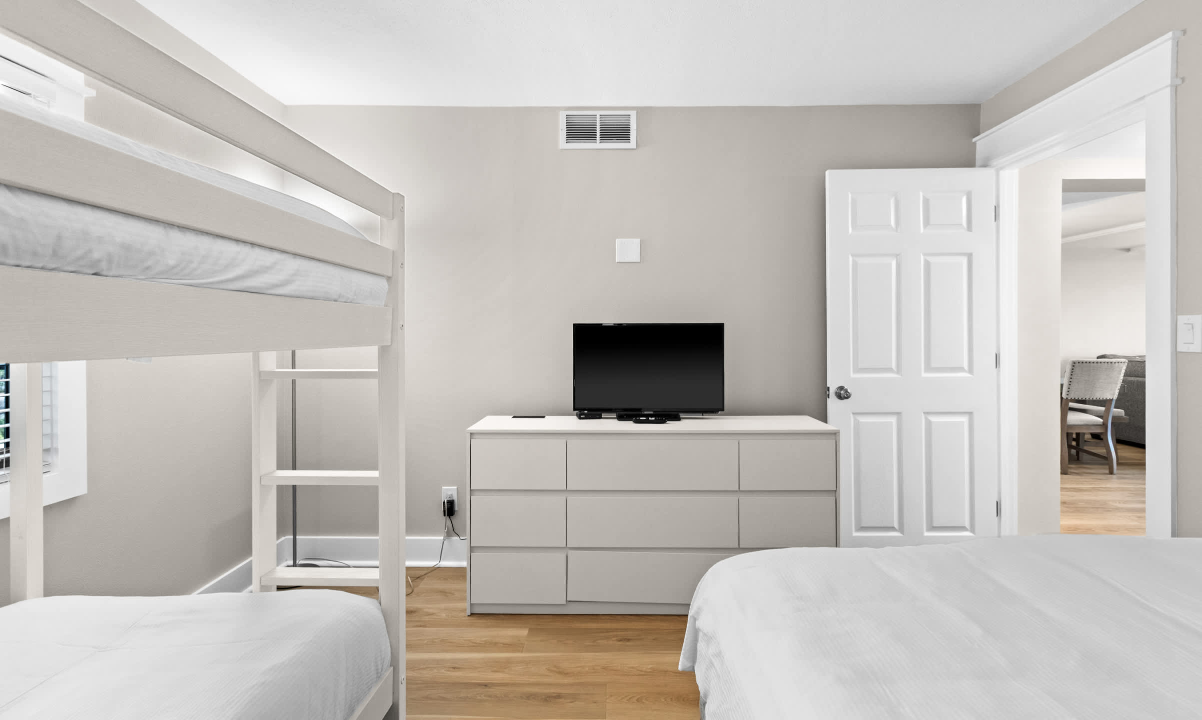 Emerald Towers 0703 16