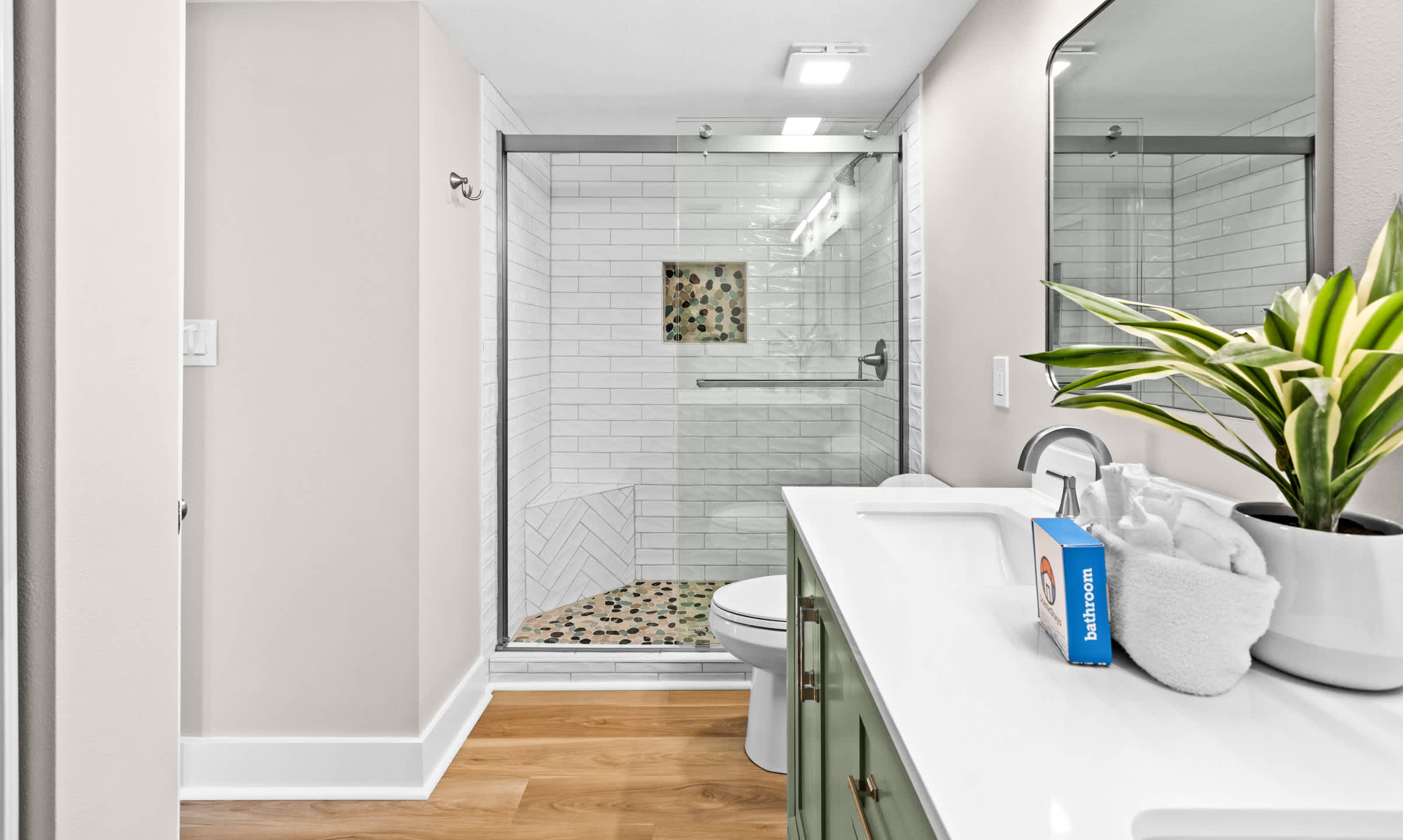 Emerald Towers 0703 22